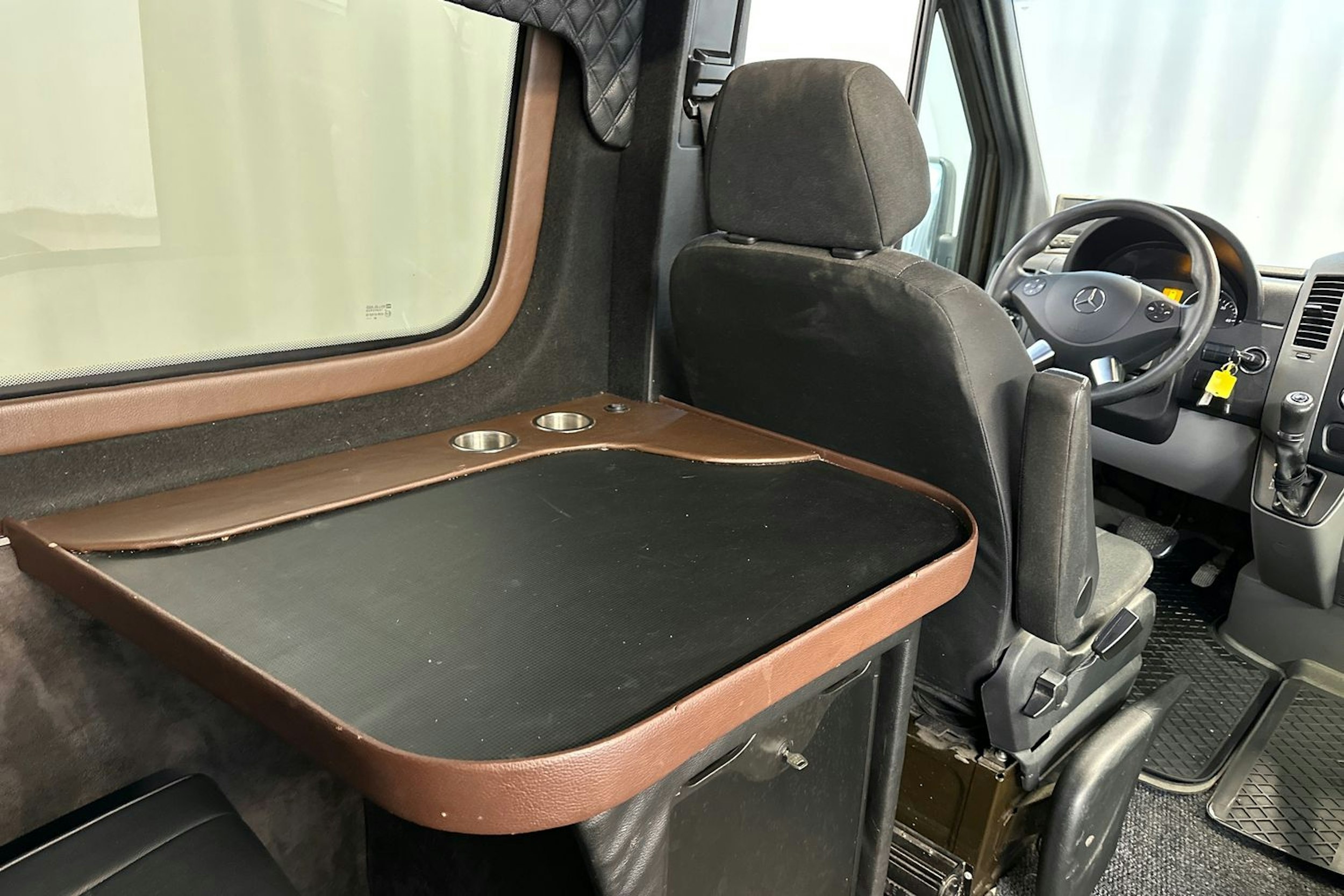 ruskea (beige) Mercedes-Benz Sprinter 2014 kuva 19.