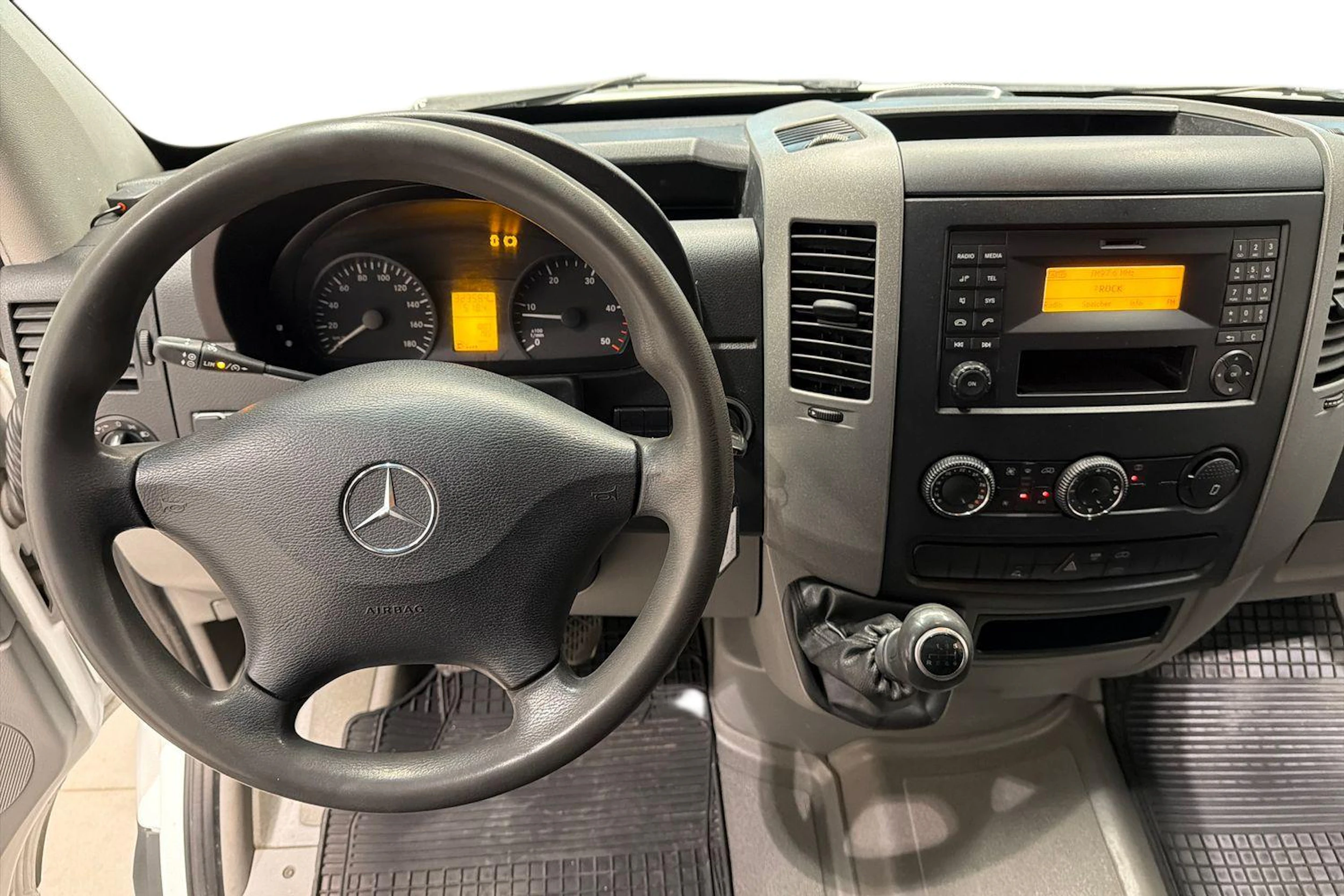 valkoinen Mercedes-Benz Sprinter 2014 kuva 9.