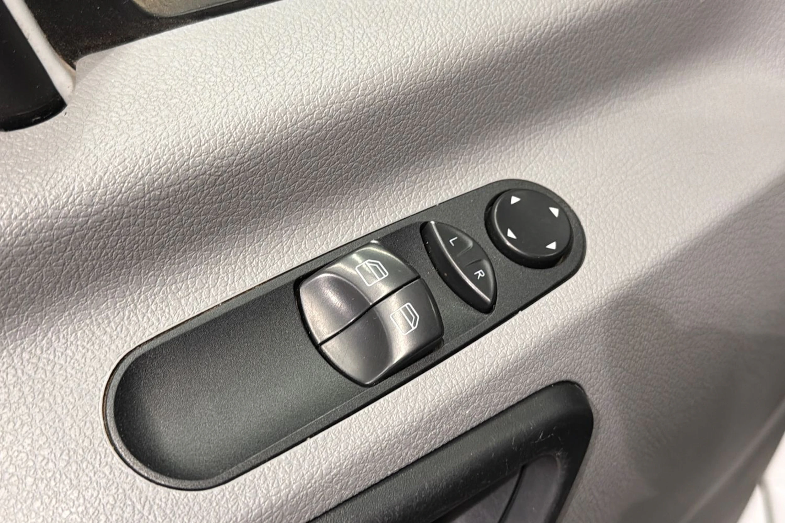 valkoinen Mercedes-Benz Sprinter 2014 kuva 15.