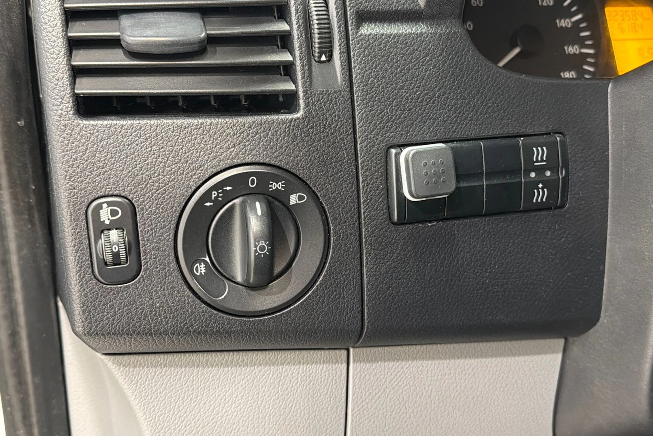 valkoinen Mercedes-Benz Sprinter 2014 kuva 16.