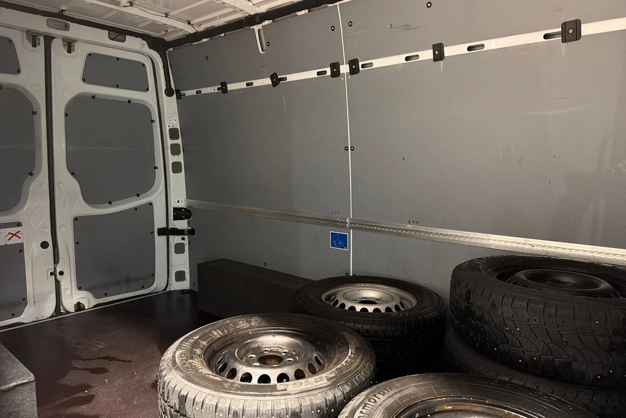 Valkoinen Mercedes-Benz Sprinter 2014 kuva 17.