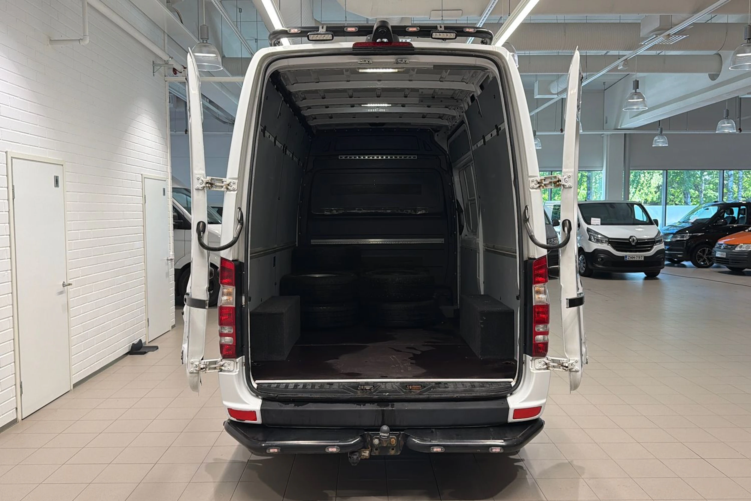 Valkoinen Mercedes-Benz Sprinter 2014 kuva 19.