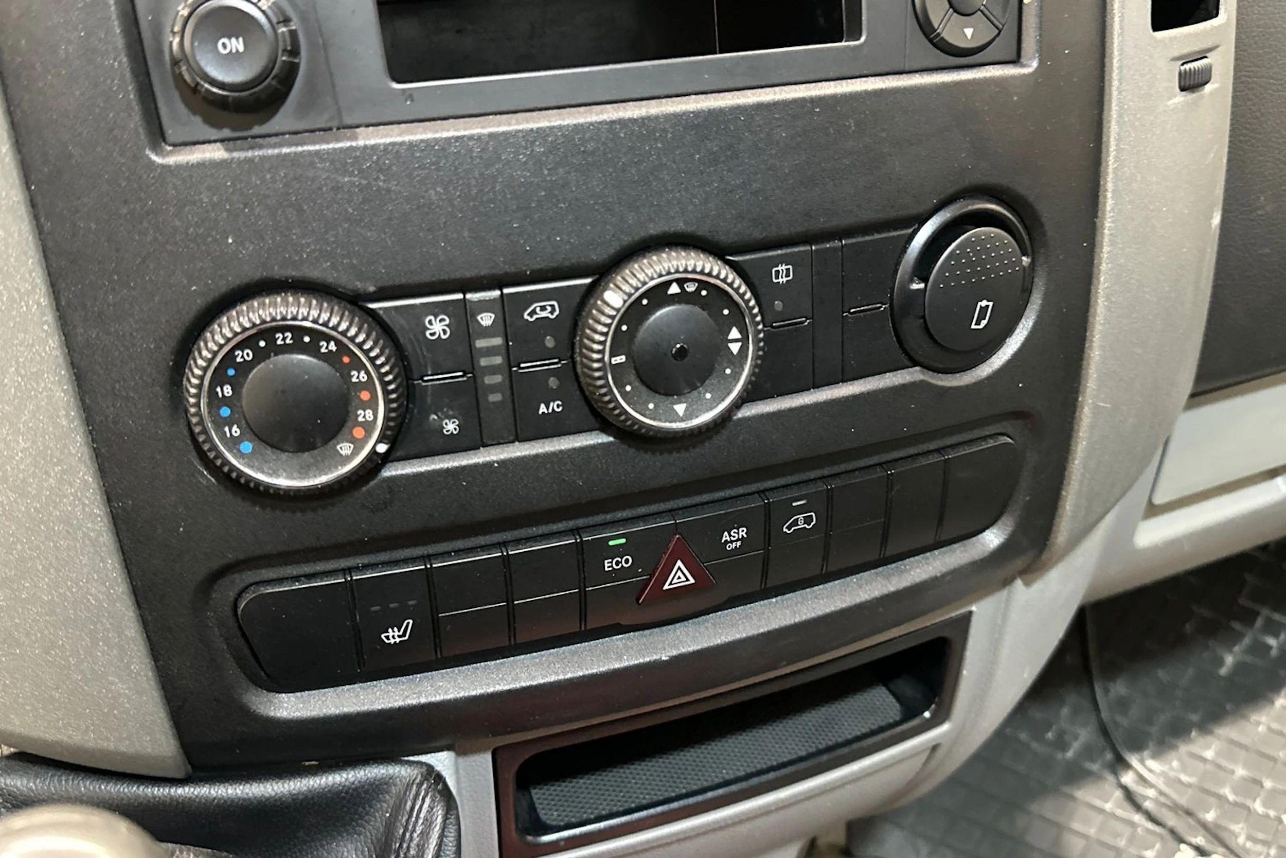 Valkoinen Mercedes-Benz SPRINTER 2014 kuva 16.