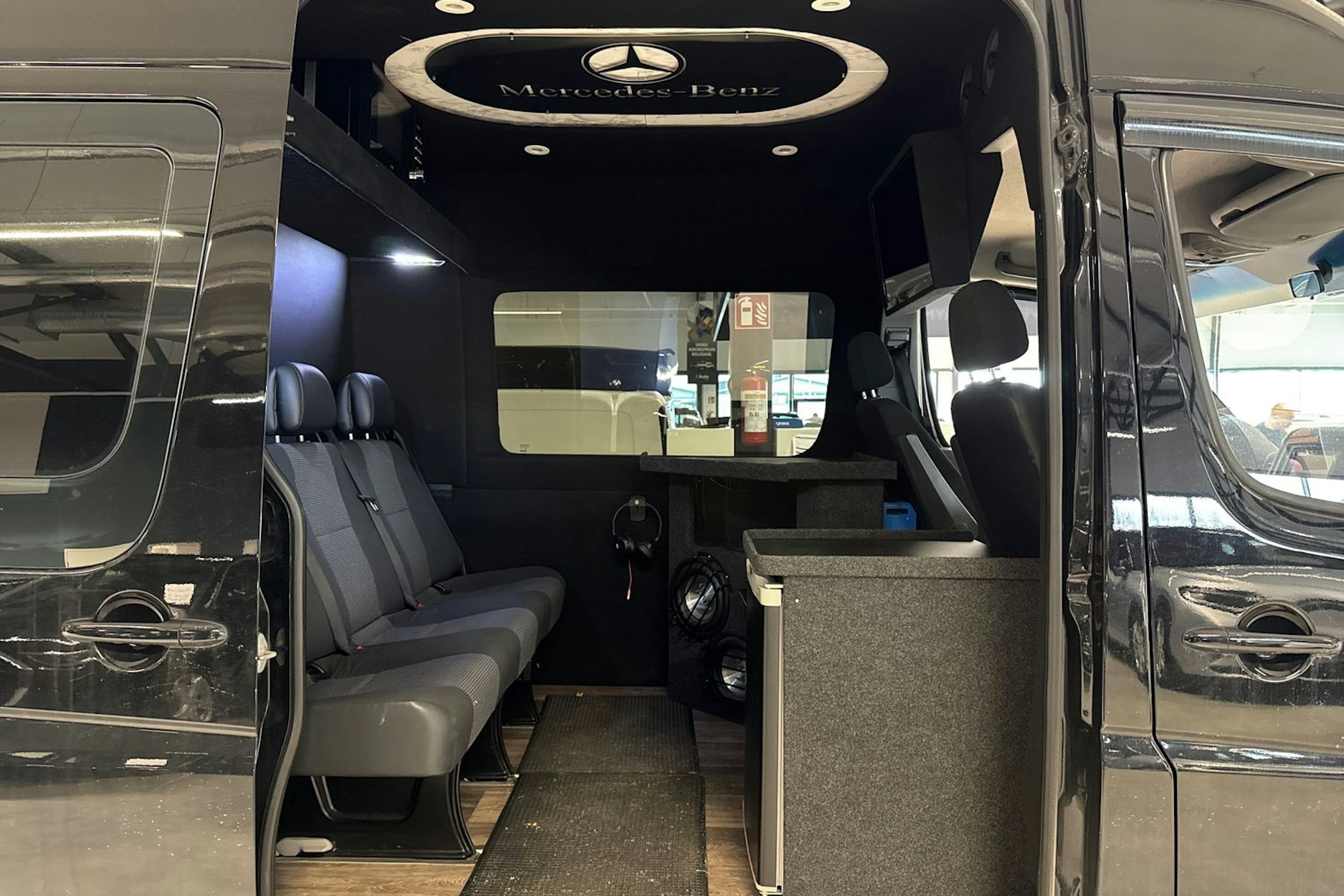 musta Mercedes-Benz Sprinter 2014 kuva 4.