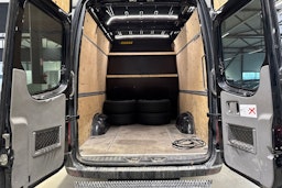 musta Mercedes-Benz Sprinter 2014 kuva 5.