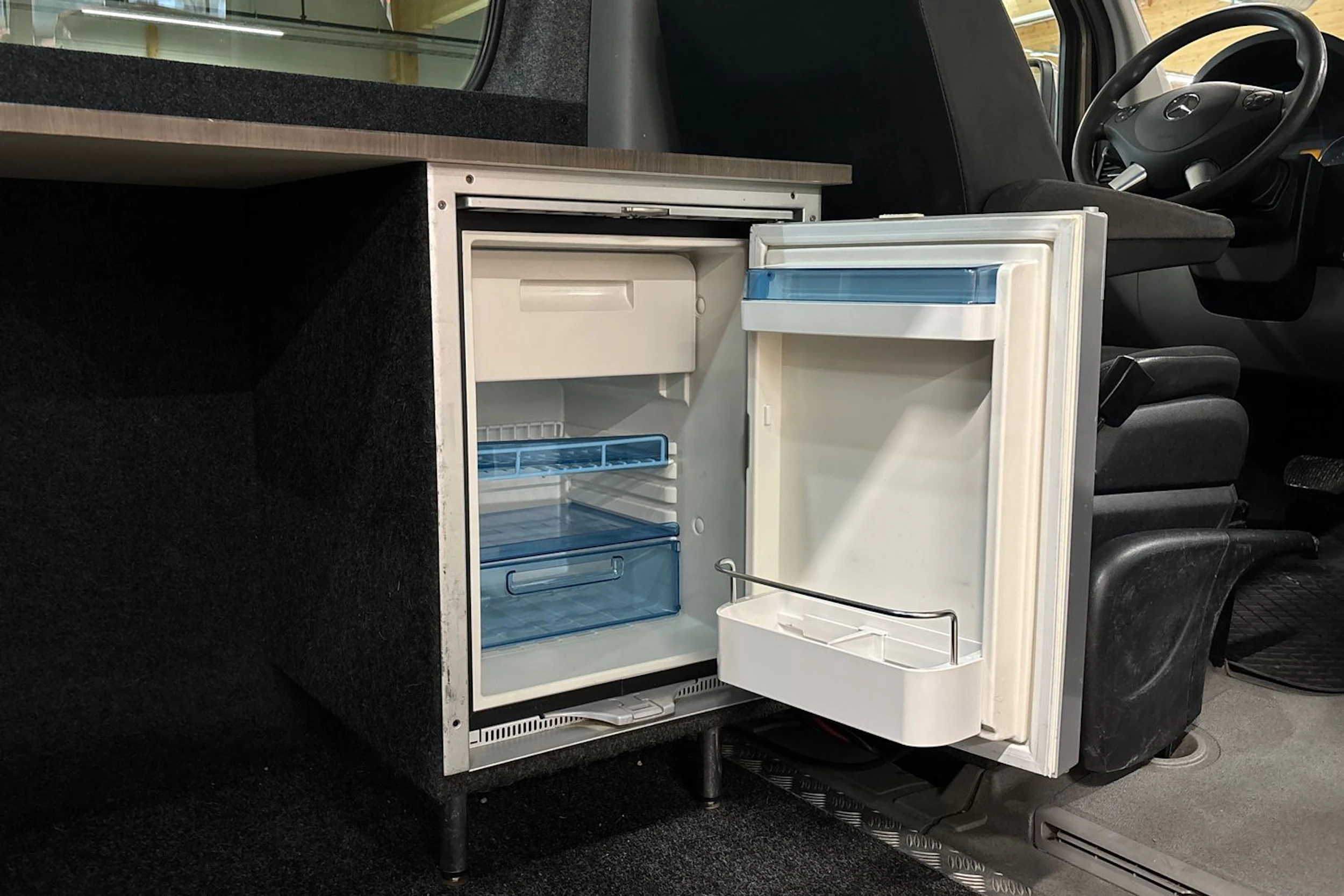 ruskea (beige) Mercedes-Benz Sprinter 2014 kuva 25.