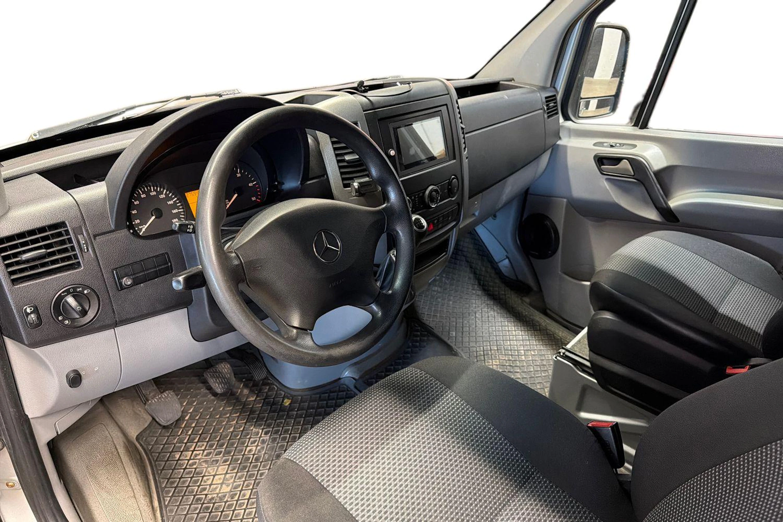harmaa Mercedes-Benz Sprinter 2014 kuva 3.