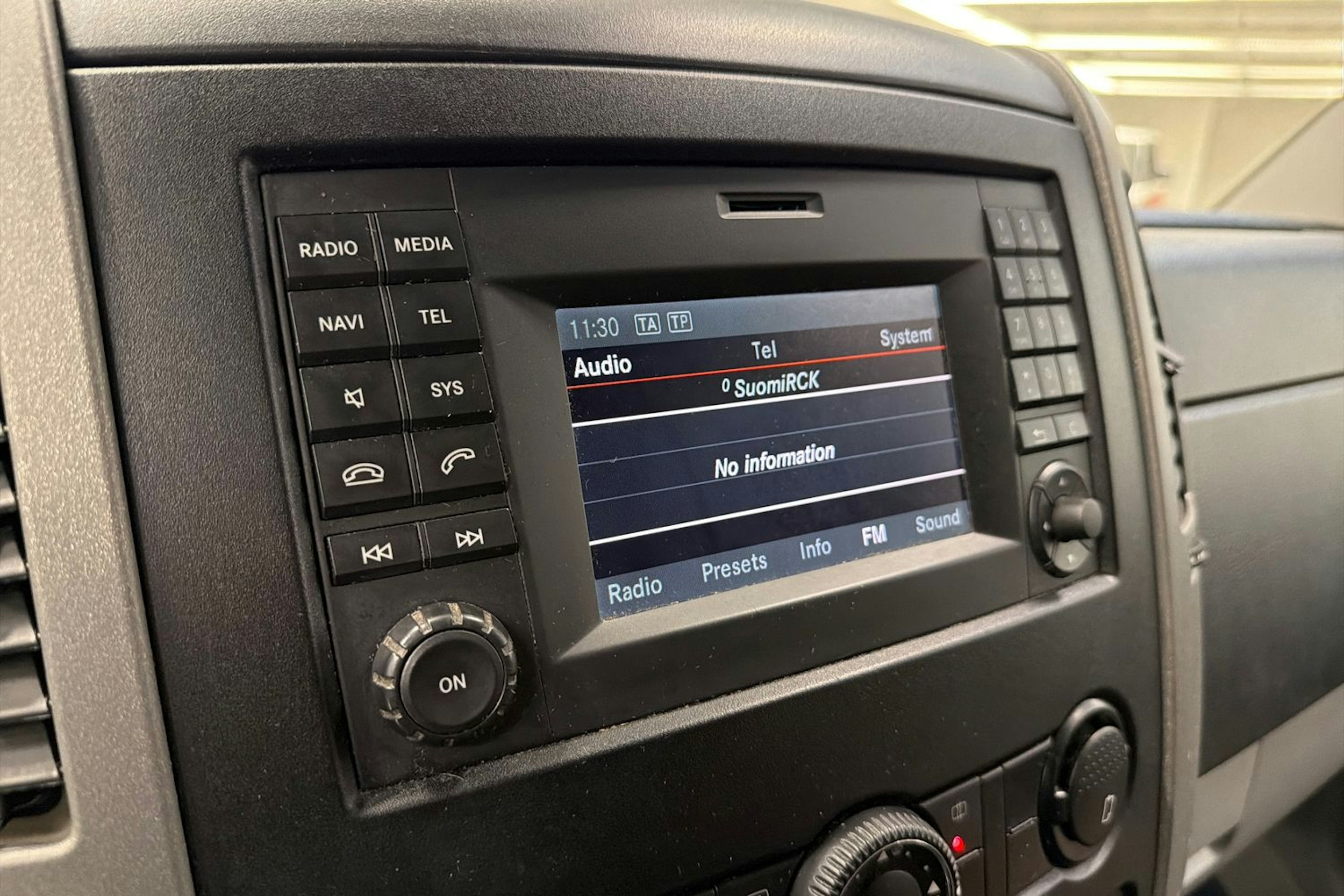 sininen Mercedes-Benz Sprinter 2015 kuva 12.