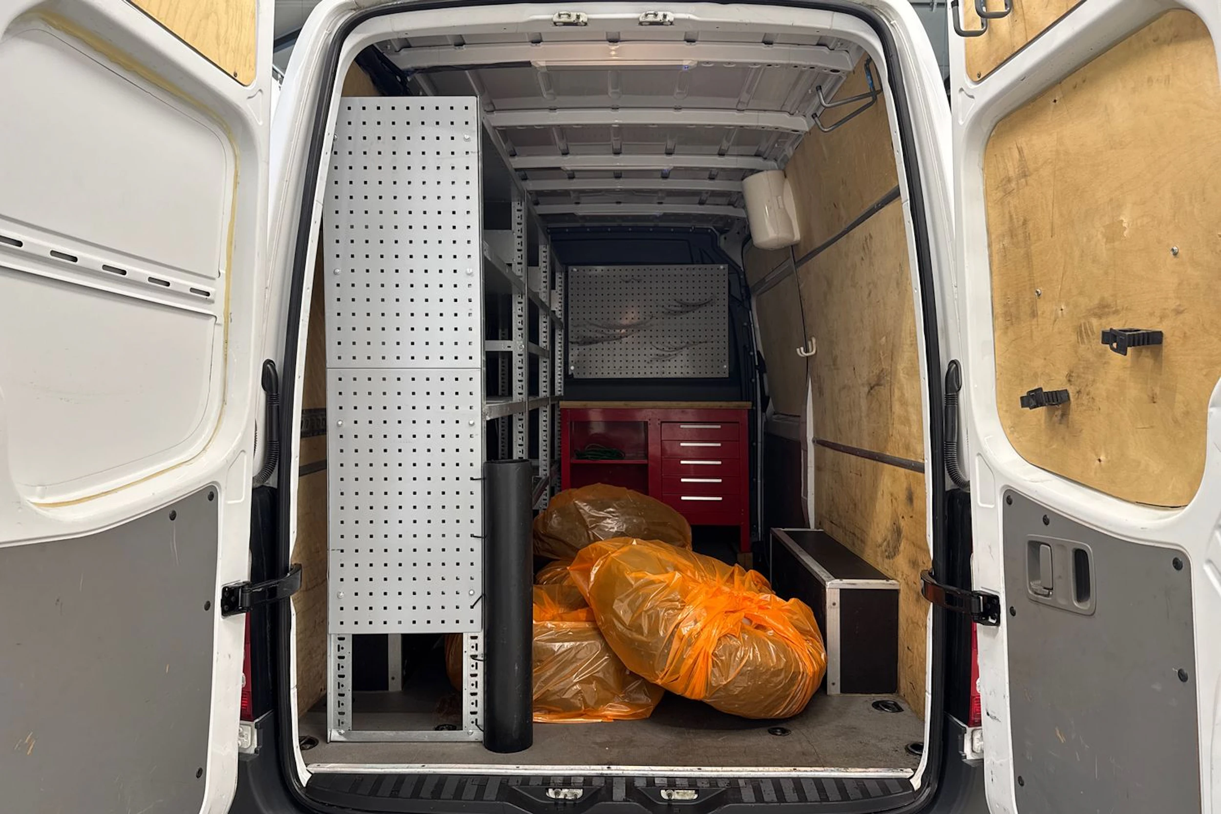 valkoinen Mercedes-Benz Sprinter 2015 kuva 10.