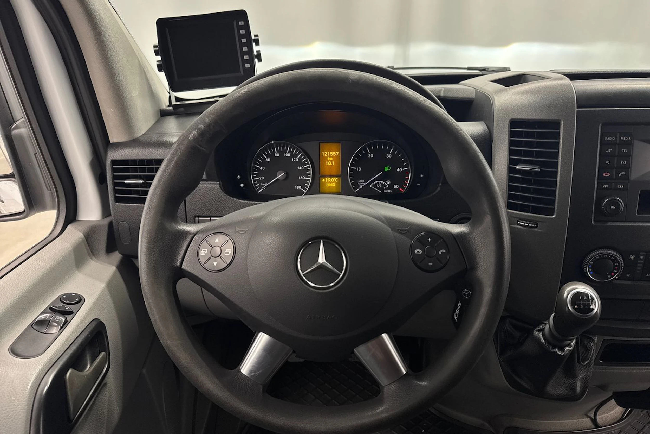 valkoinen Mercedes-Benz Sprinter 2015 kuva 15.