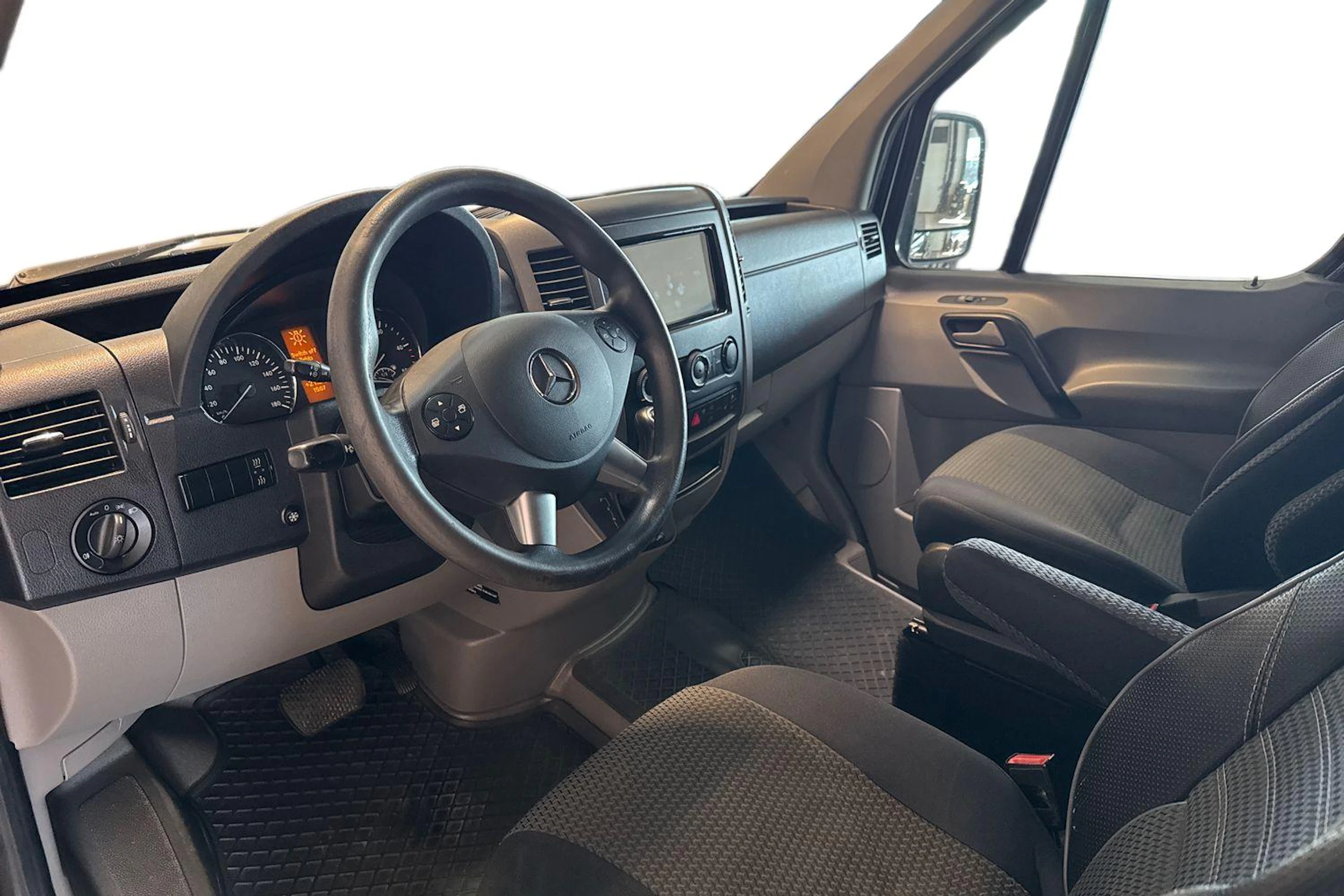 musta Mercedes-Benz Sprinter 2015 kuva 3.
