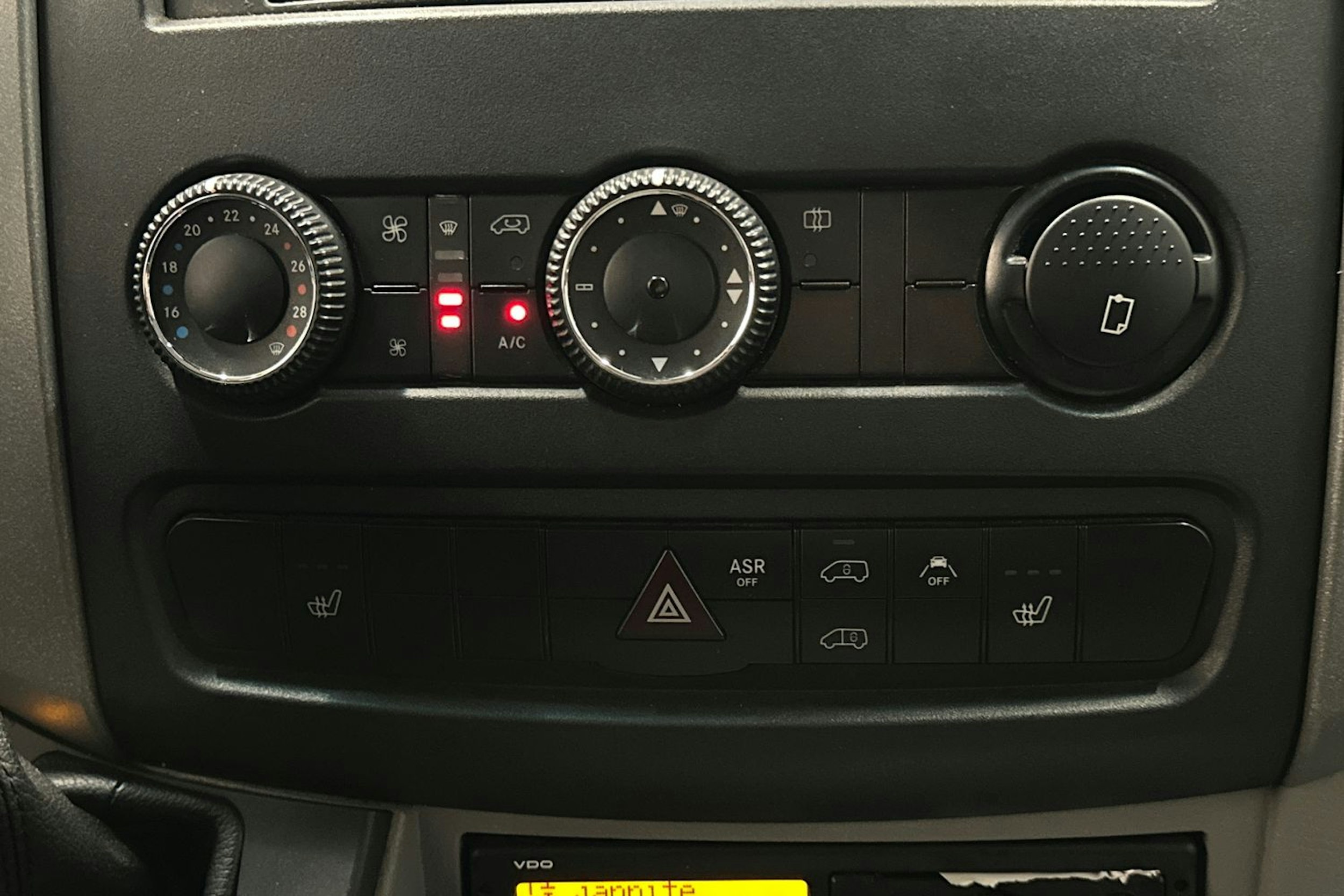 valkoinen Mercedes-Benz Sprinter 2015 kuva 17.