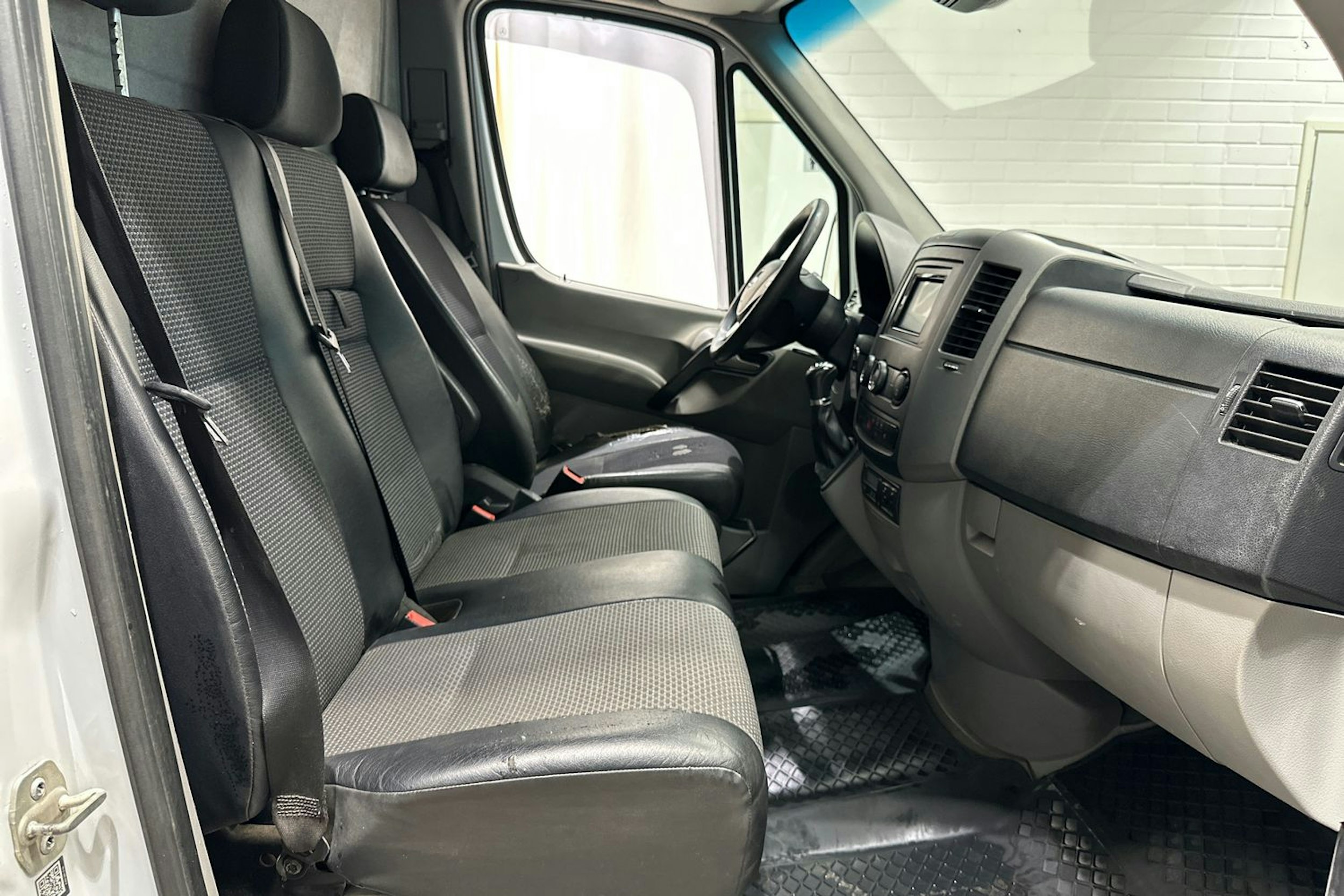 valkoinen Mercedes-Benz Sprinter 2015 kuva 19.