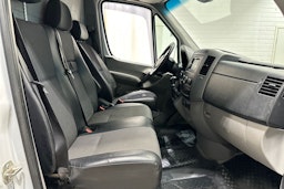 valkoinen Mercedes-Benz Sprinter 2015 kuva 19.