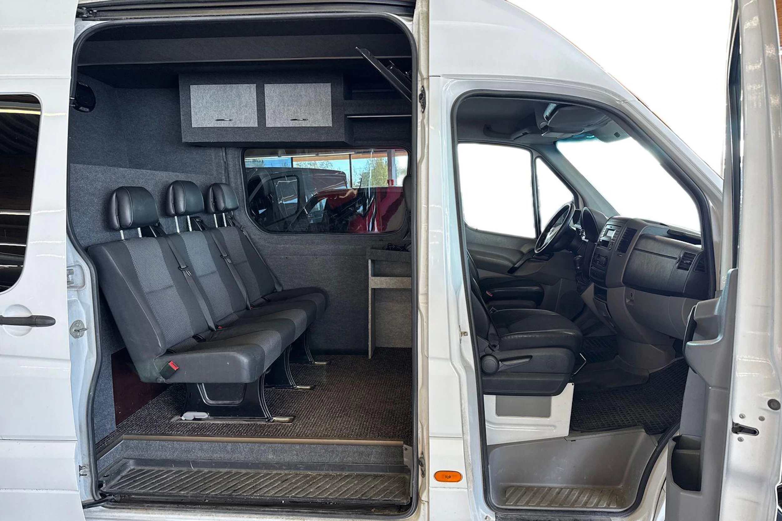 valkoinen Mercedes-Benz Sprinter 2015 kuva 3.