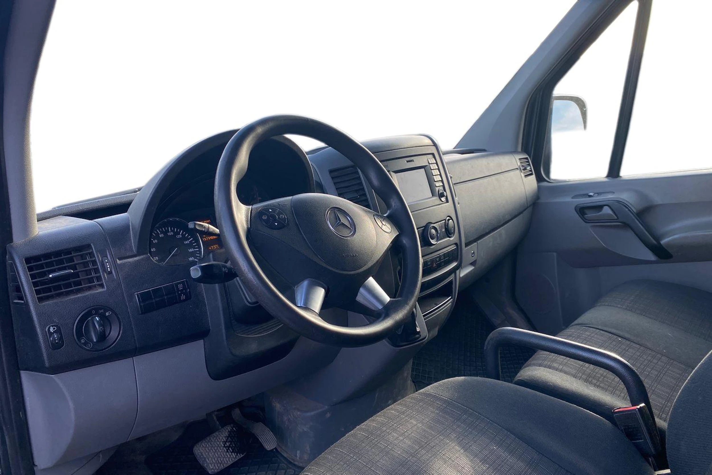 harmaa Mercedes-Benz Sprinter 2015 kuva 3.