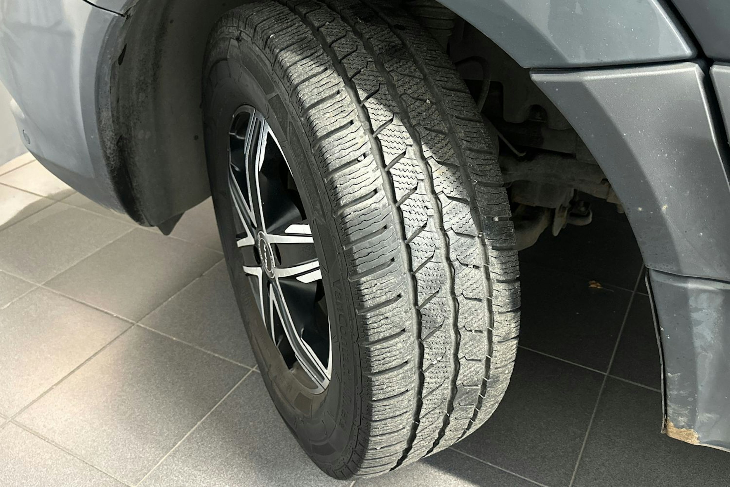 ruskea (beige) Mercedes-Benz Sprinter 2015 kuva 22.