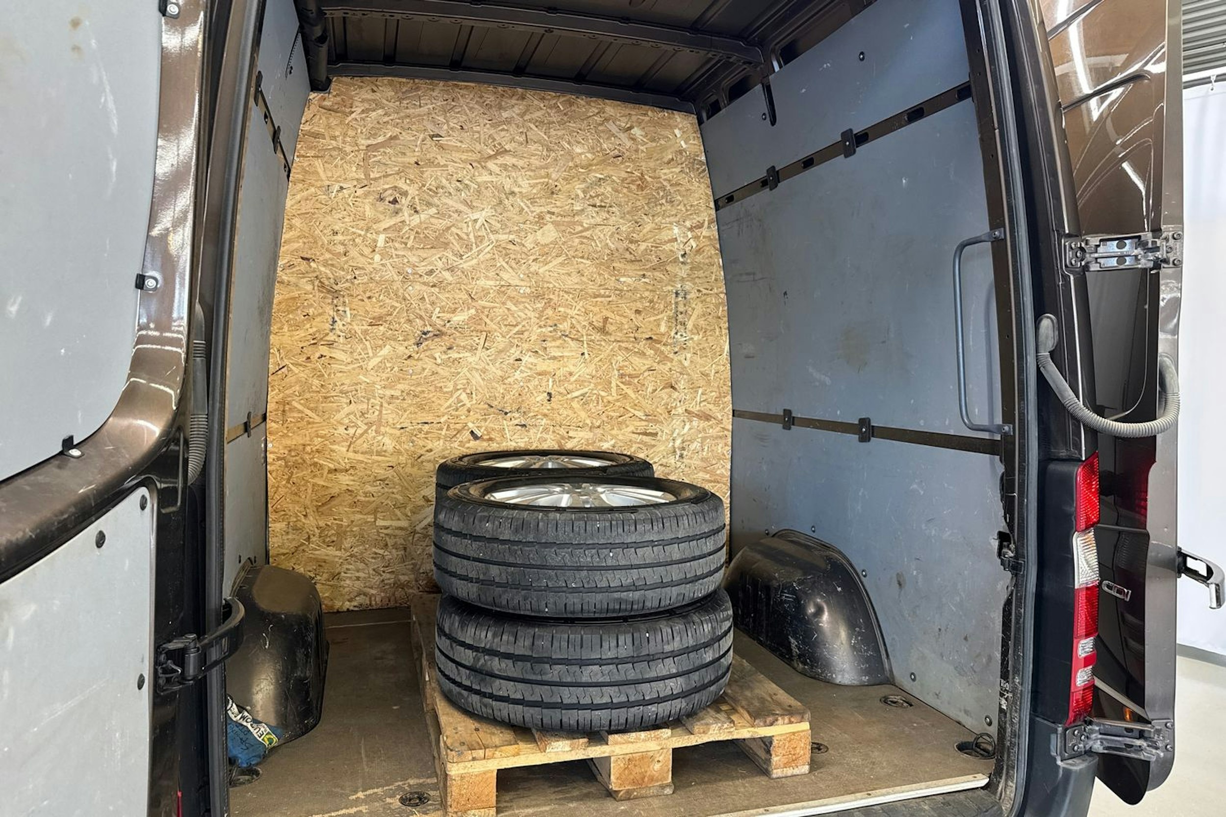 ruskea (beige) Mercedes-Benz Sprinter 2015 kuva 24.