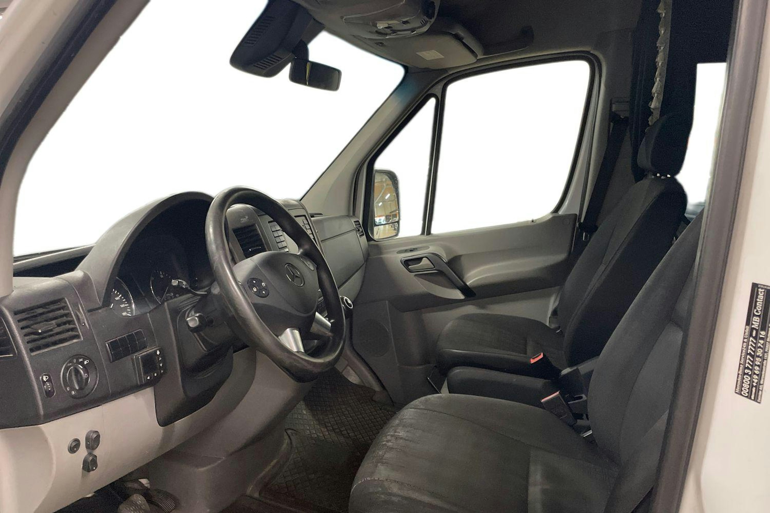 valkoinen Mercedes-Benz Sprinter 2015 kuva 3.