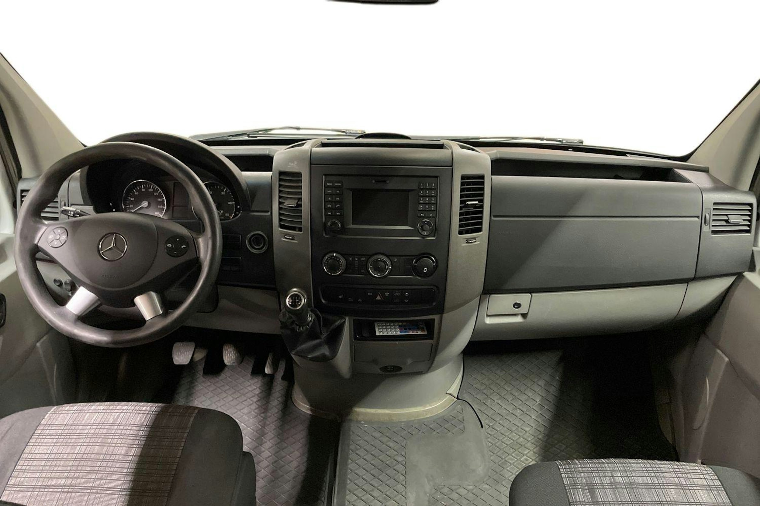 valkoinen Mercedes-Benz Sprinter 2015 kuva 9.