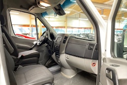 valkoinen Mercedes-Benz Sprinter 2015 kuva 16.