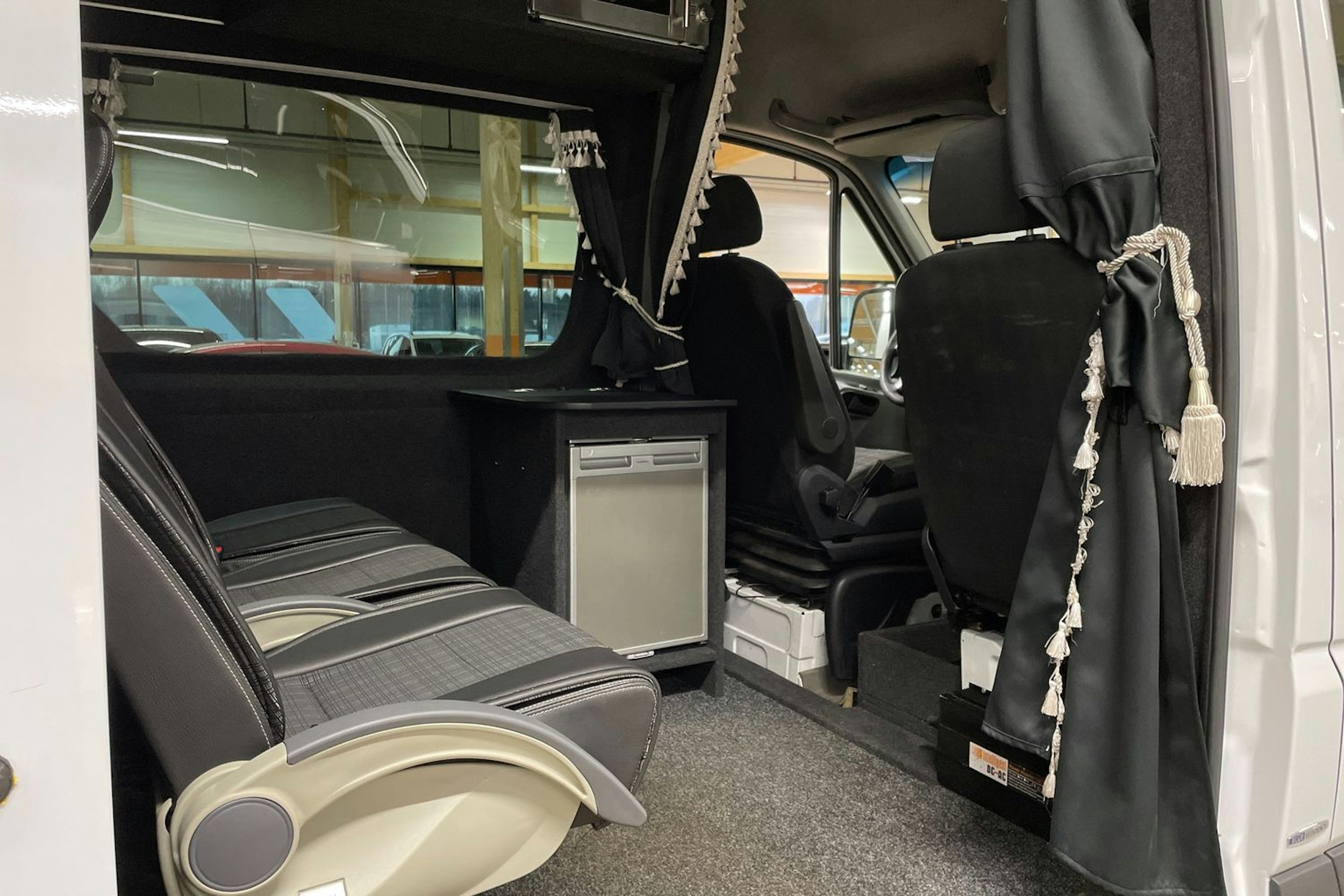 valkoinen Mercedes-Benz Sprinter 2015 kuva 28.