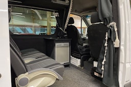valkoinen Mercedes-Benz Sprinter 2015 kuva 28.