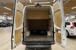 valkoinen Mercedes-Benz Sprinter 2015 kuva 29.