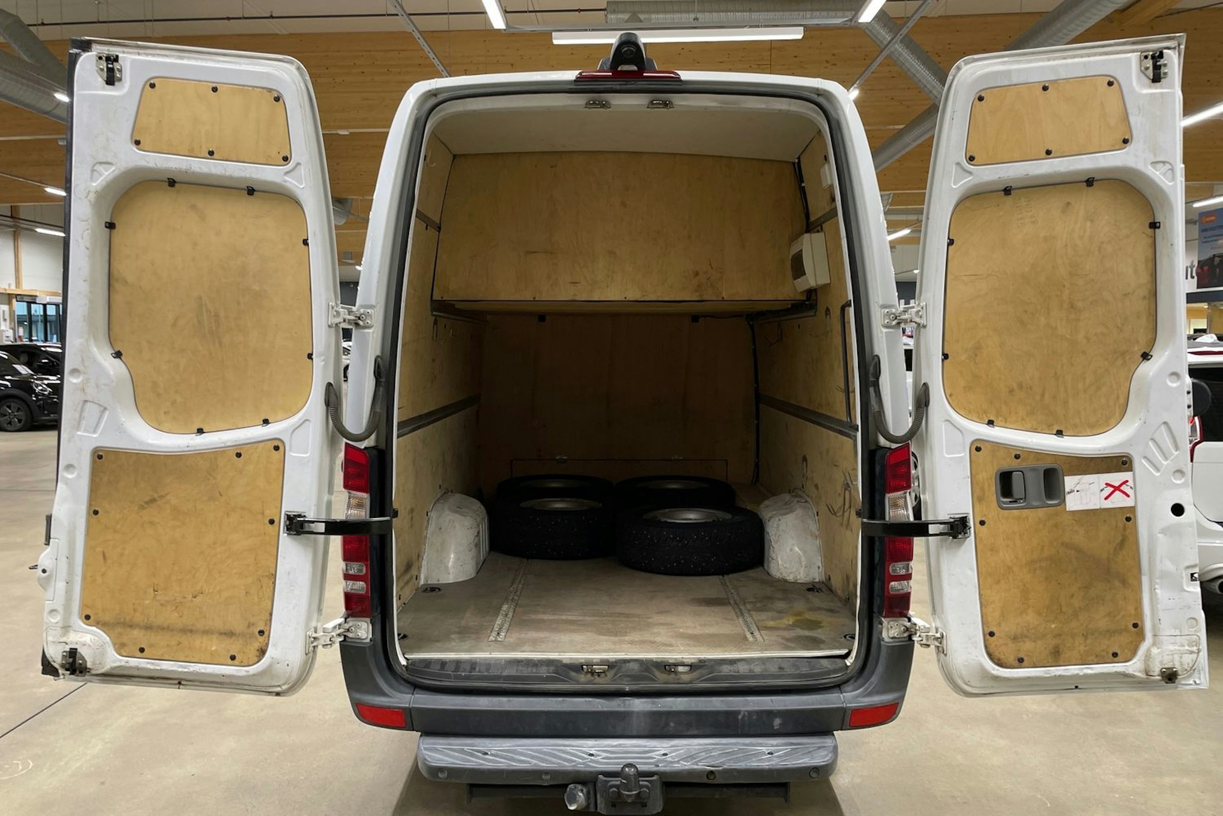 valkoinen Mercedes-Benz Sprinter 2015 kuva 30.