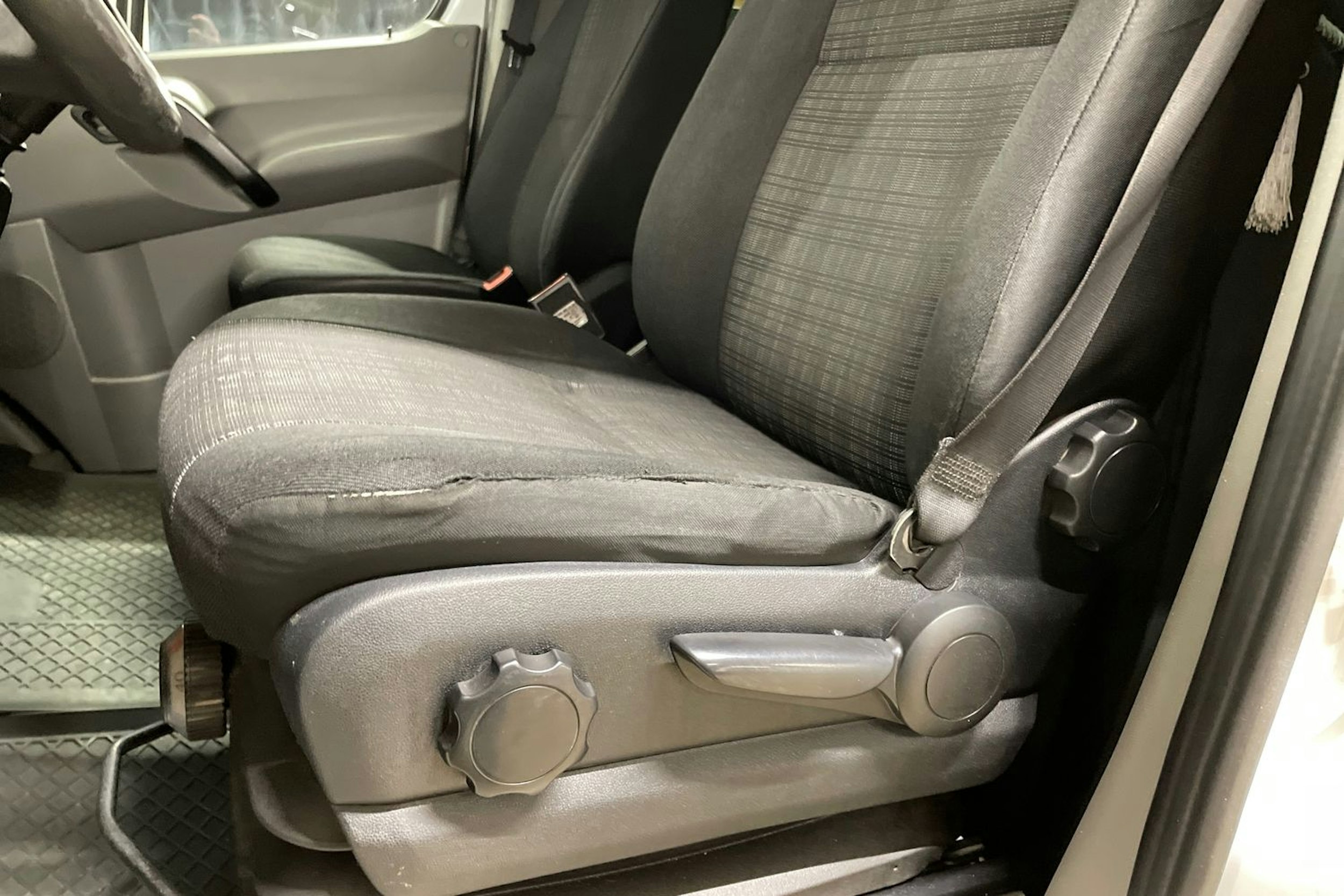 valkoinen Mercedes-Benz Sprinter 2015 kuva 36.