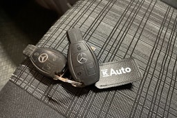 valkoinen Mercedes-Benz Sprinter 2015 kuva 39.