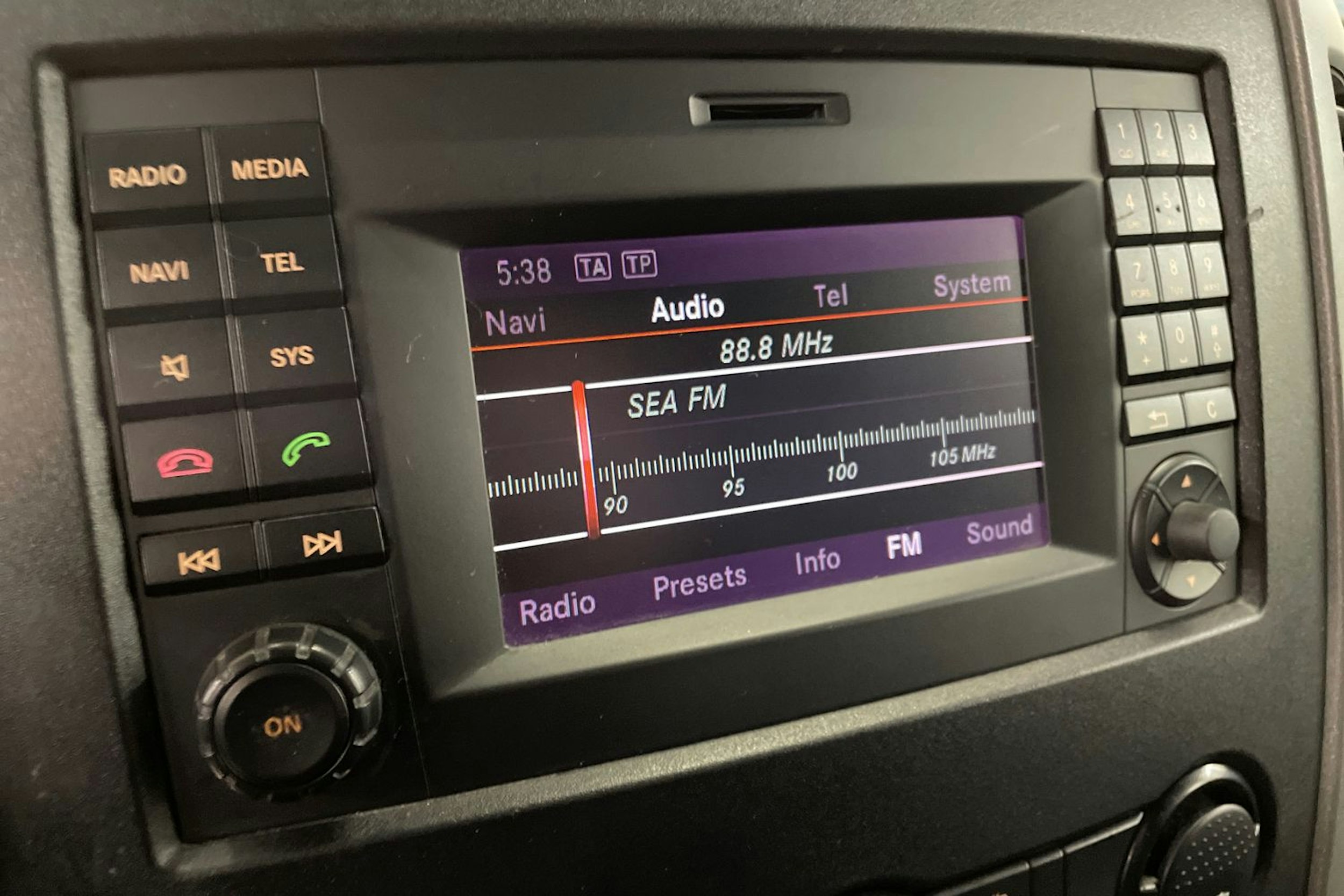 valkoinen Mercedes-Benz Sprinter 2015 kuva 41.