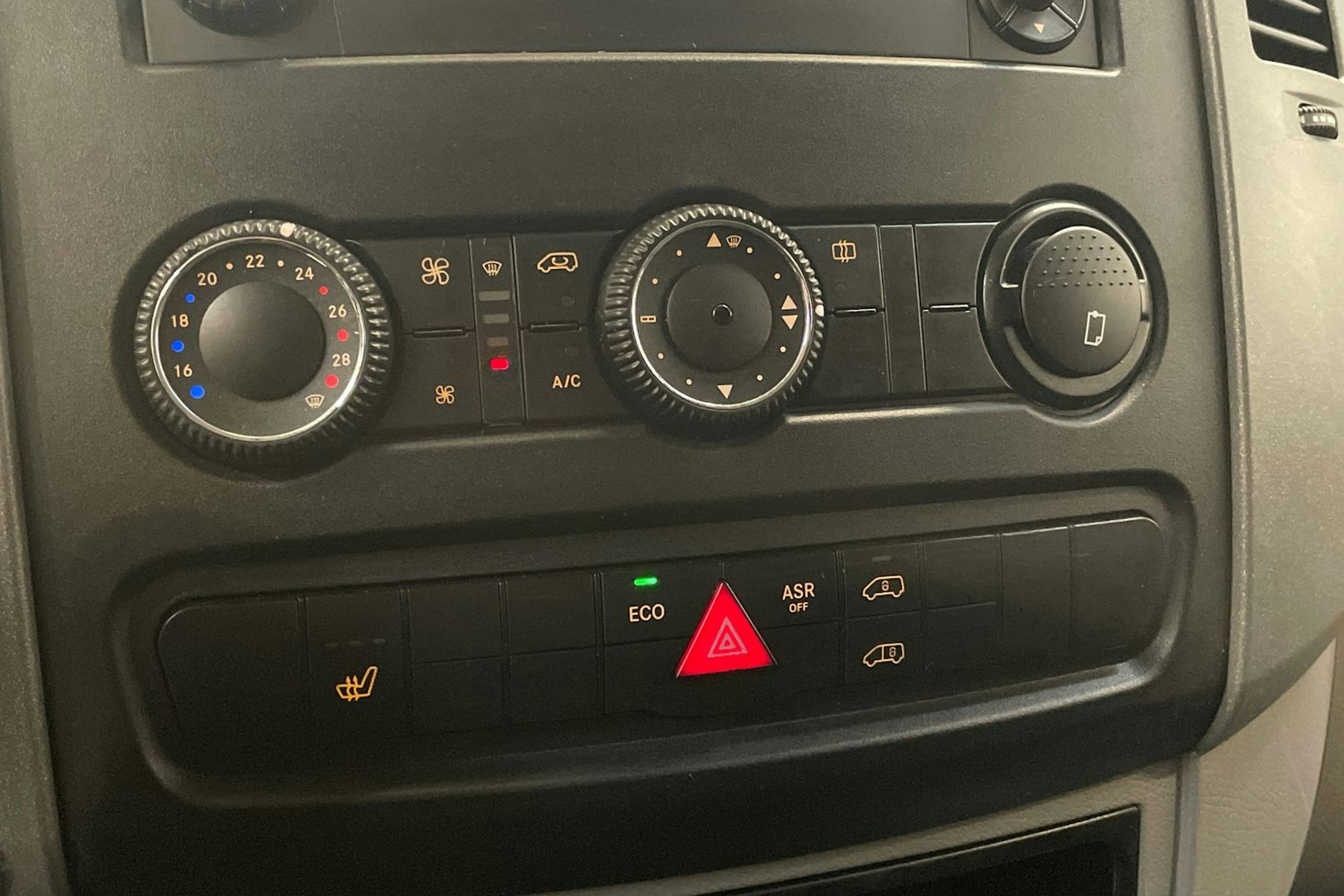 musta Mercedes-Benz Sprinter 2016 kuva 19.