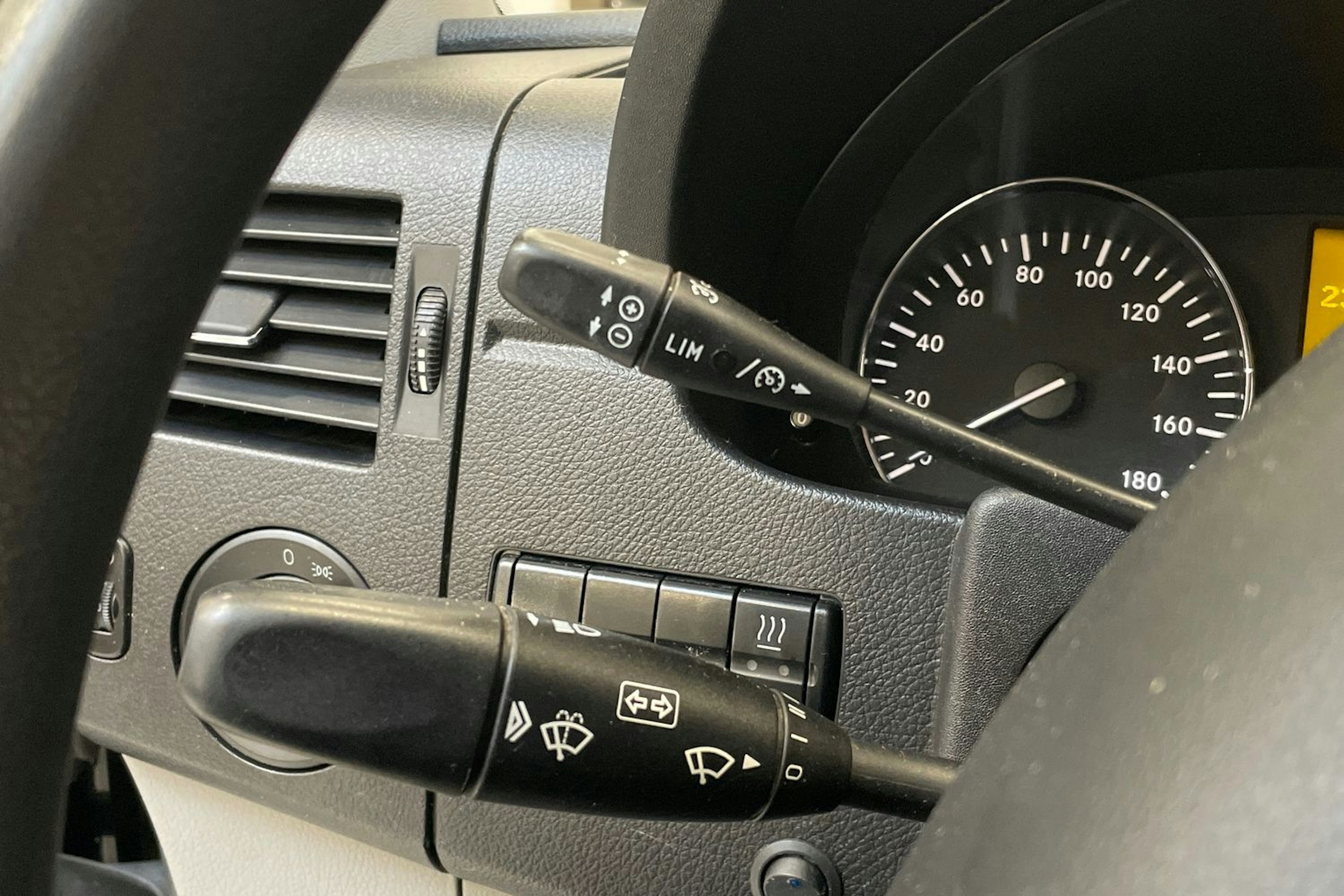 musta Mercedes-Benz Sprinter 2016 kuva 22.