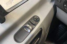 musta Mercedes-Benz Sprinter 2016 kuva 23.