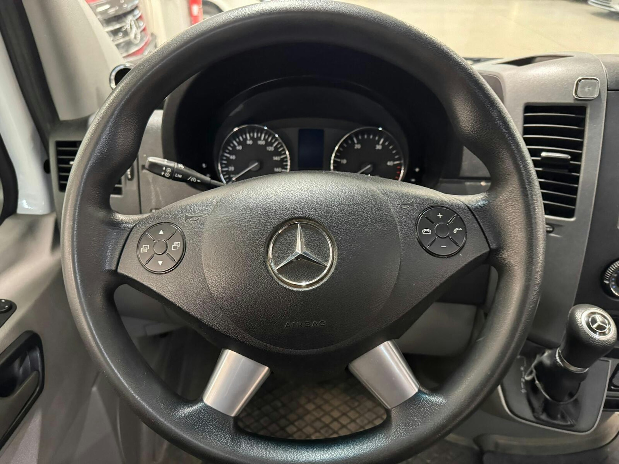 valkoinen Mercedes-Benz Sprinter 2016 kuva 3.