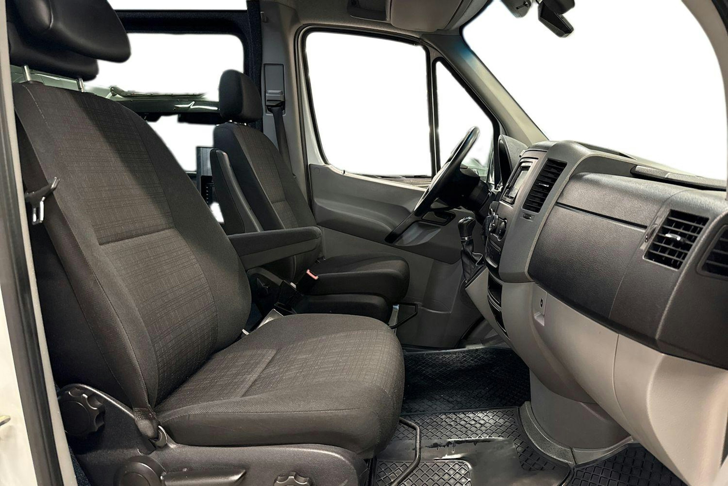 valkoinen Mercedes-Benz Sprinter 2016 kuva 8.