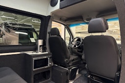 valkoinen Mercedes-Benz Sprinter 2016 kuva 11.