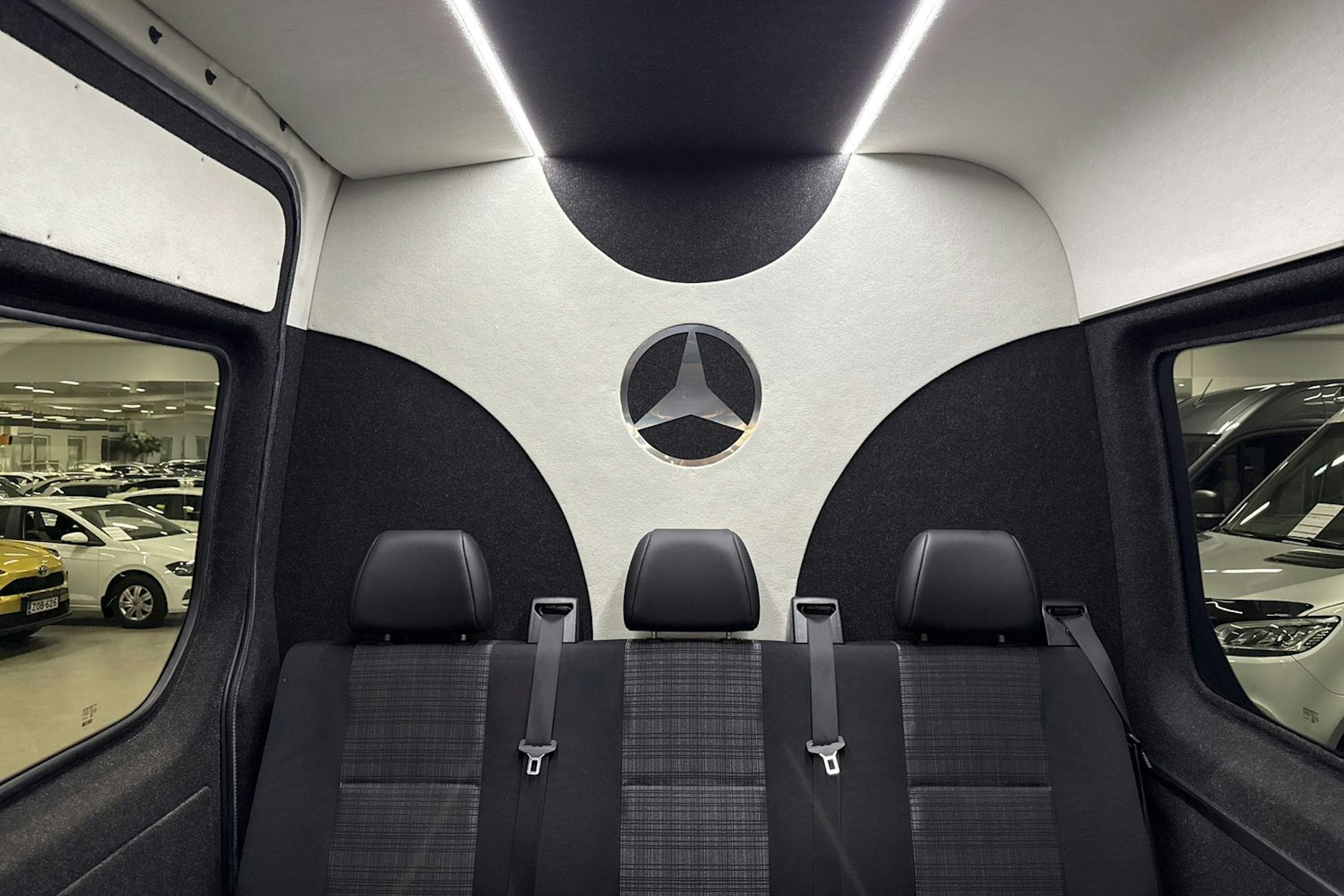 valkoinen Mercedes-Benz Sprinter 2016 kuva 12.