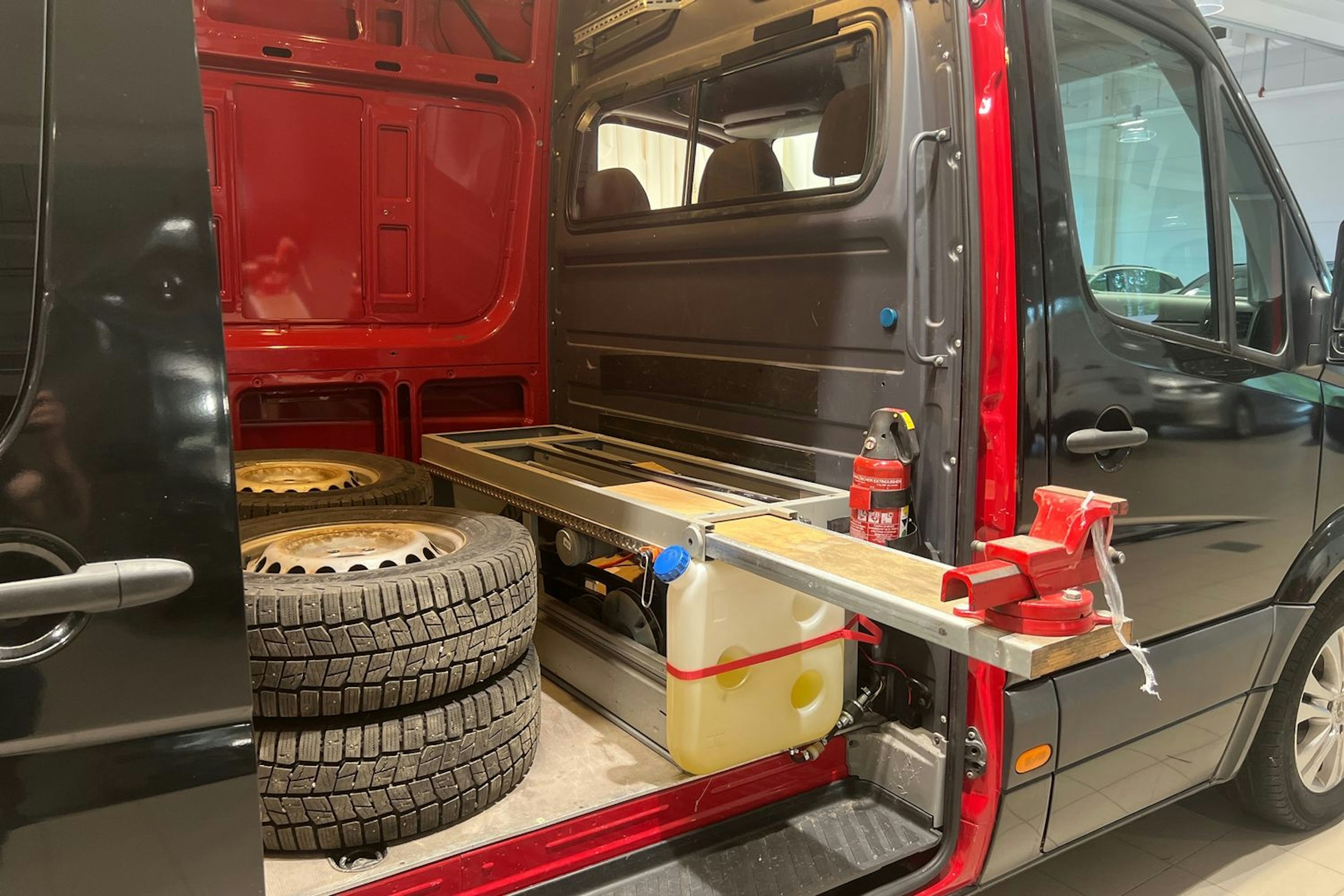 musta Mercedes-Benz Sprinter 2016 kuva 17.
