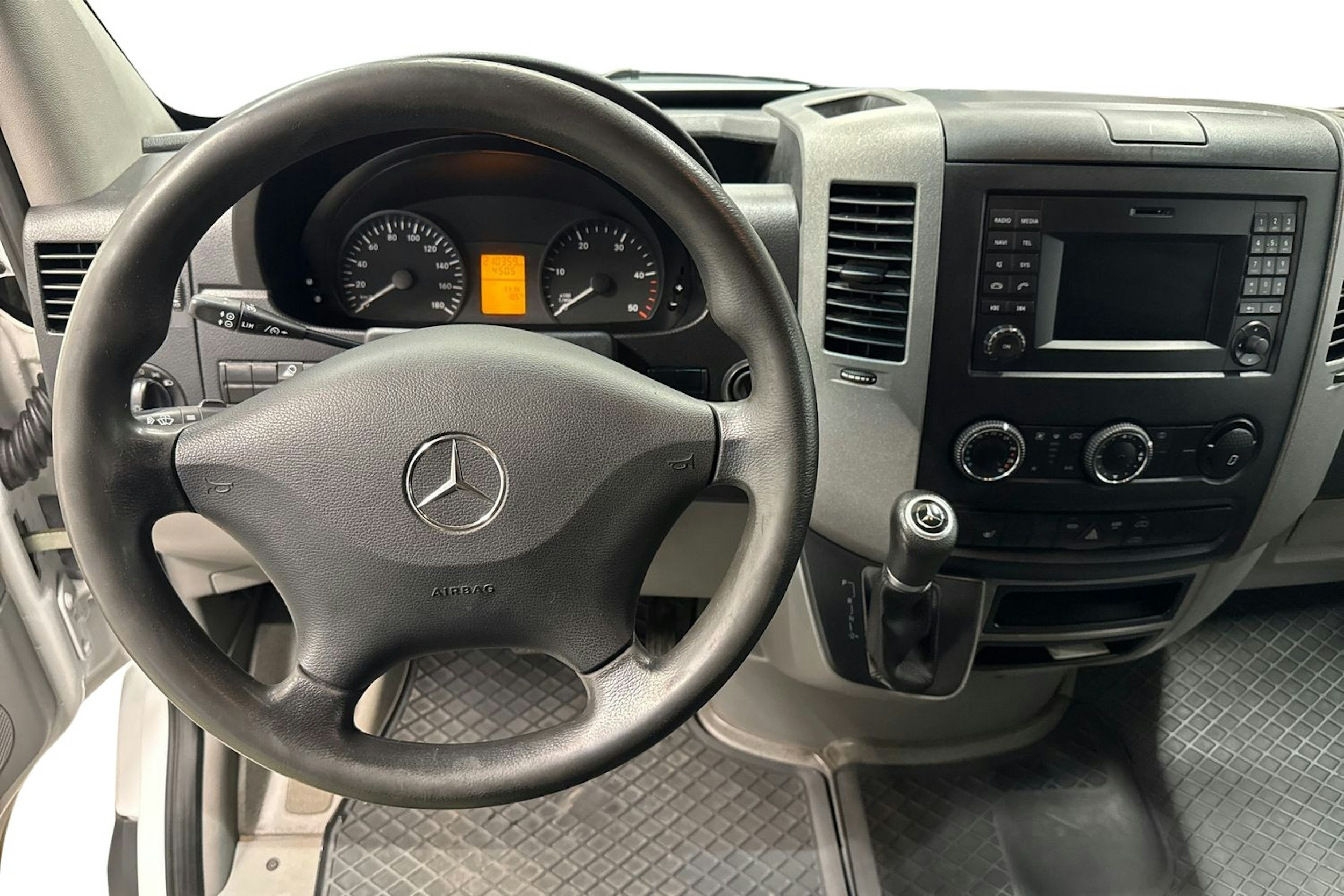 Valkoinen Mercedes-Benz SPRINTER 2016 kuva 9.