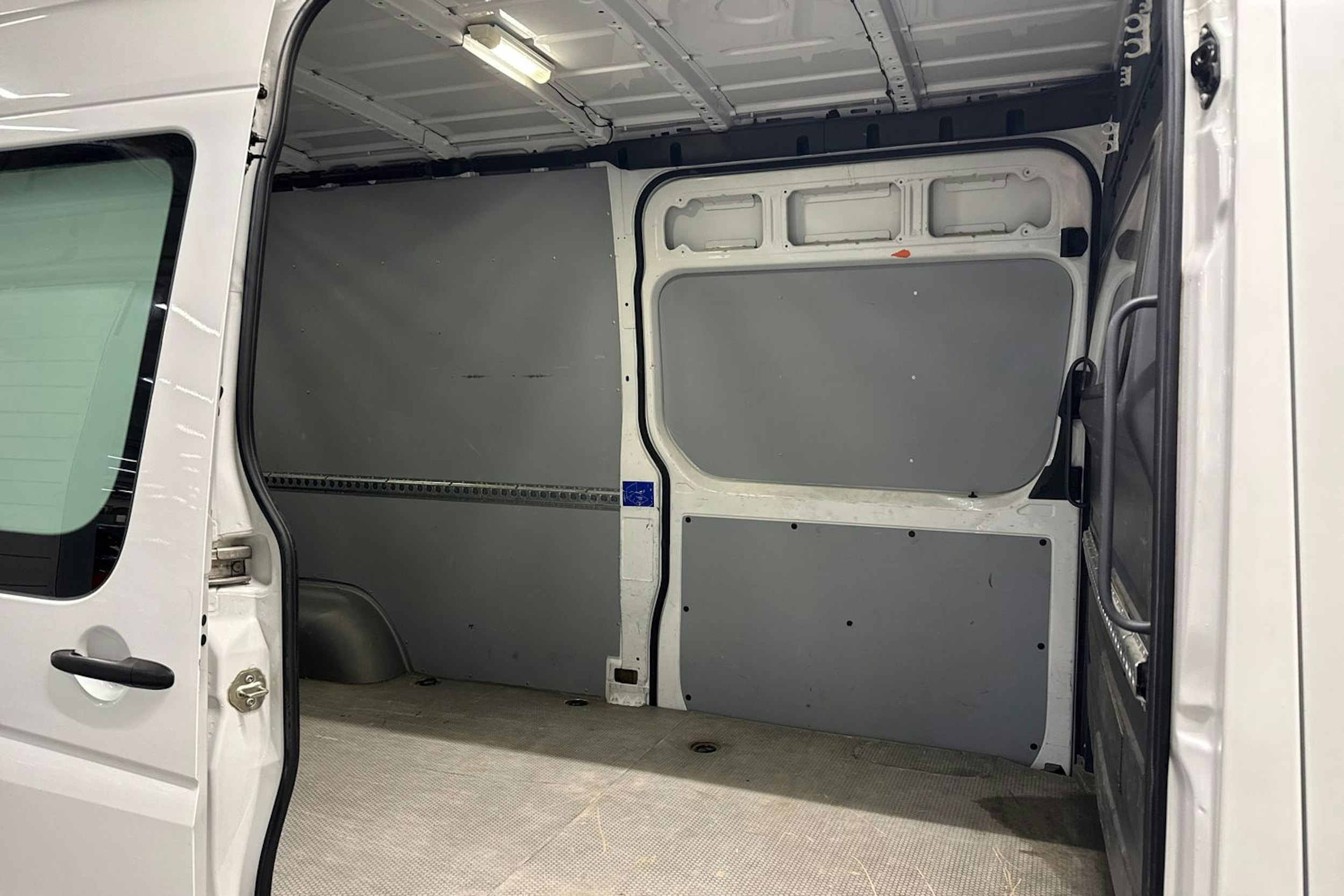 Valkoinen Mercedes-Benz SPRINTER 2016 kuva 13.