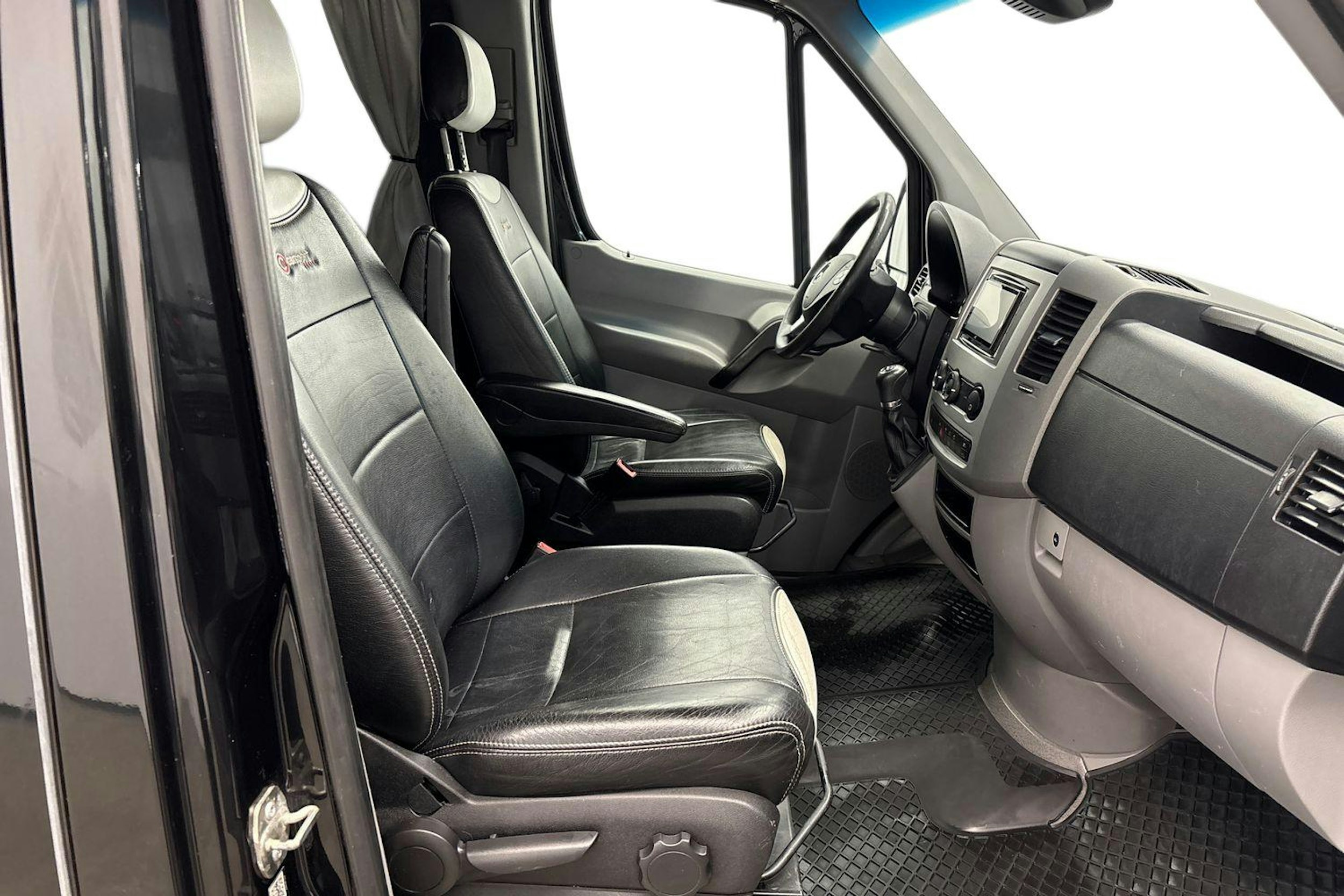 musta Mercedes-Benz Sprinter 2016 kuva 8.