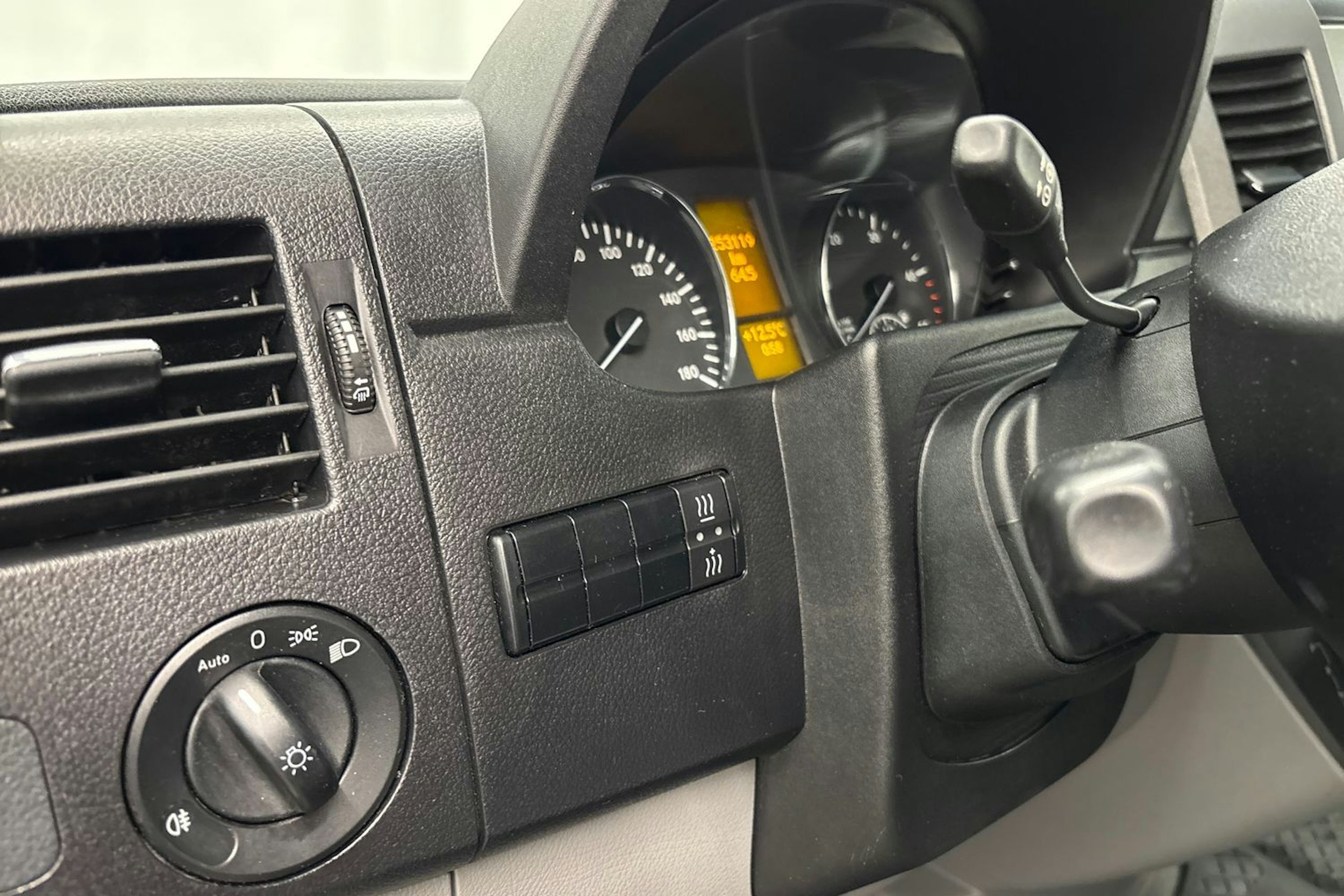 musta Mercedes-Benz Sprinter 2016 kuva 12.