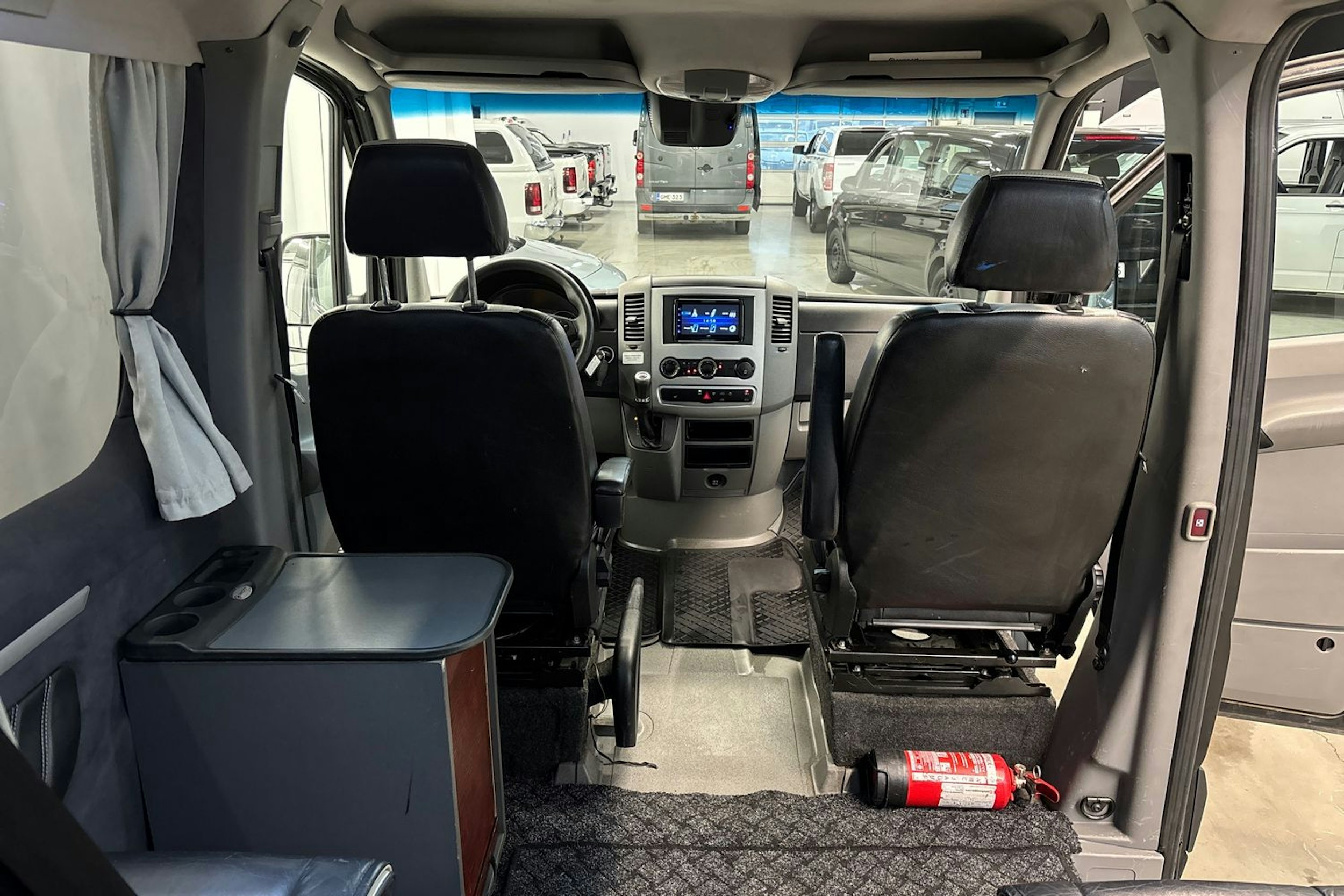 musta Mercedes-Benz Sprinter 2016 kuva 19.