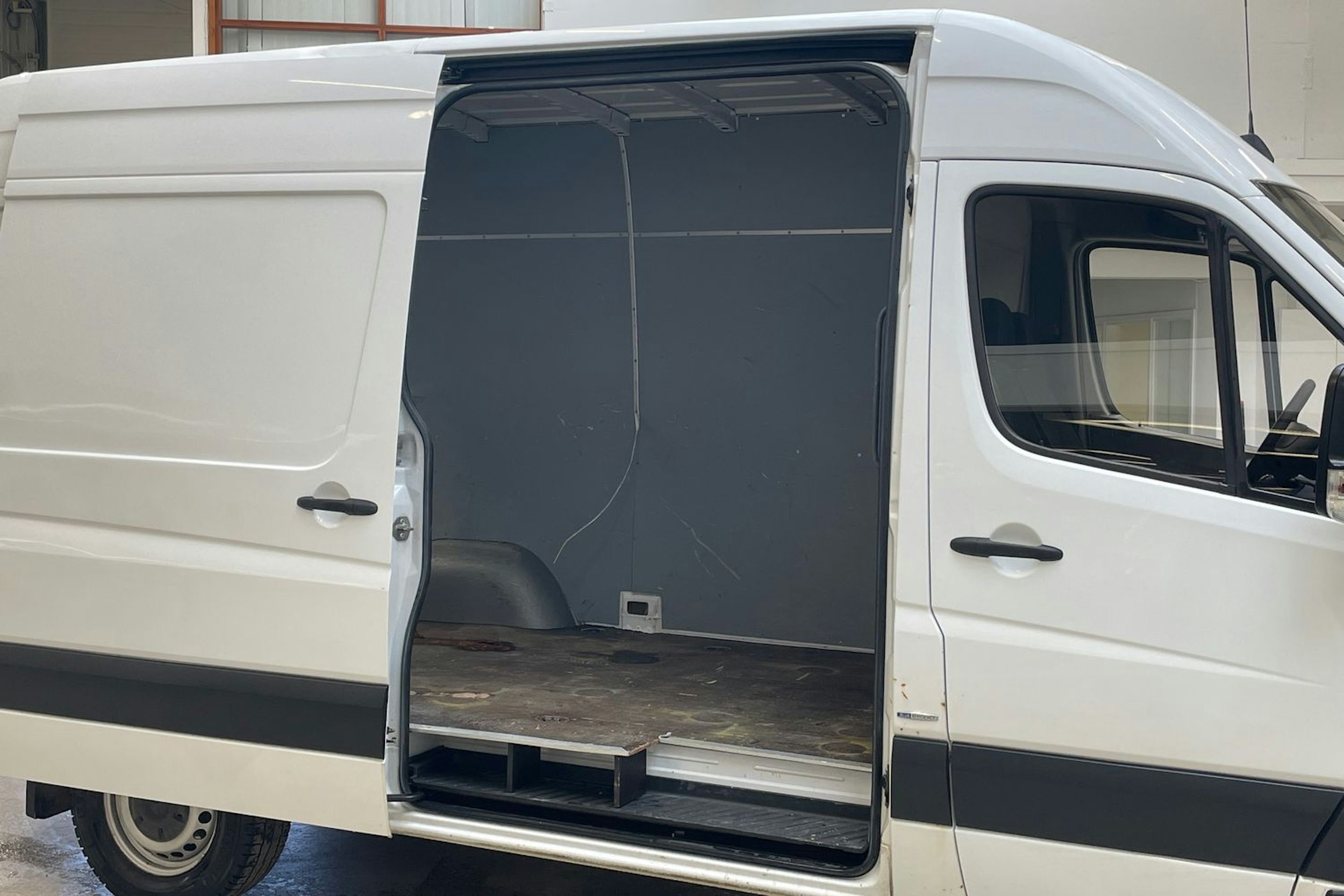 valkoinen Mercedes-Benz Sprinter 2016 kuva 13.