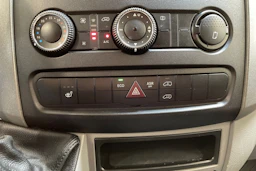 valkoinen Mercedes-Benz Sprinter 2016 kuva 24.