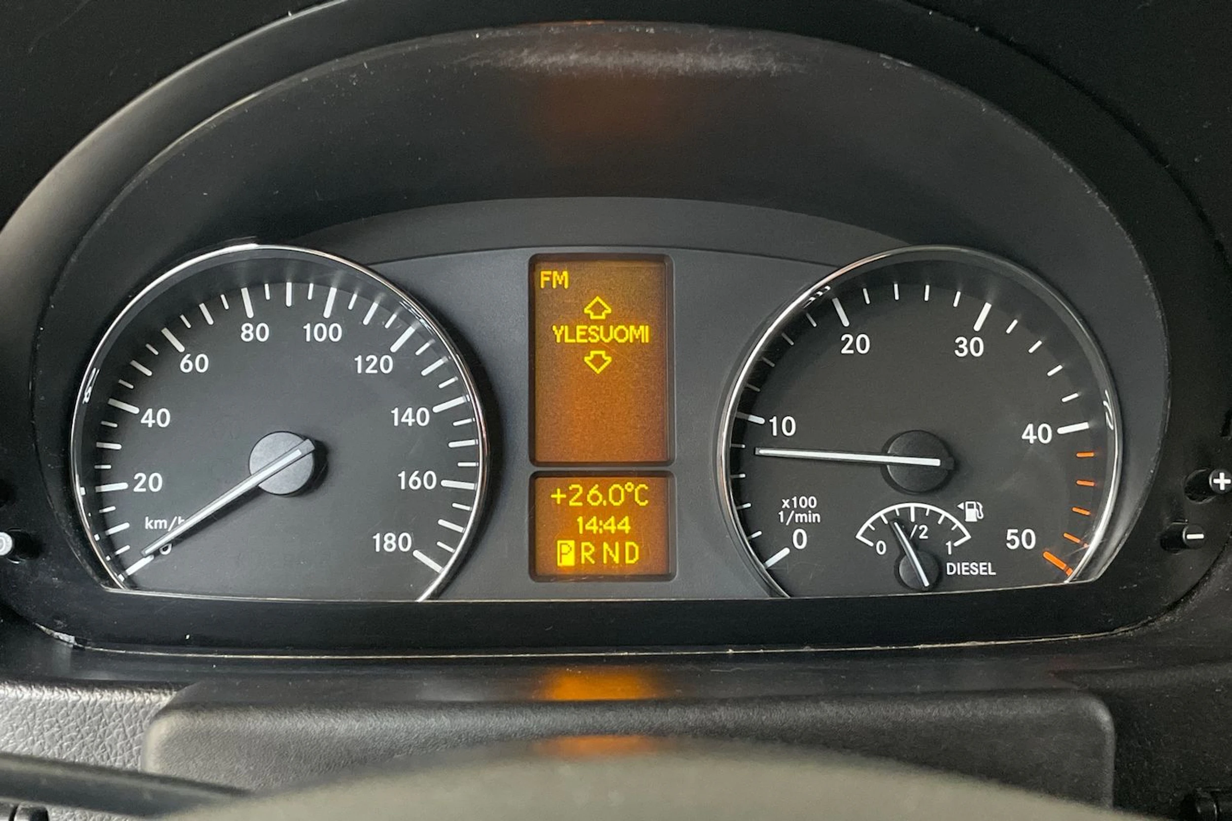 valkoinen Mercedes-Benz Sprinter 2016 kuva 19.