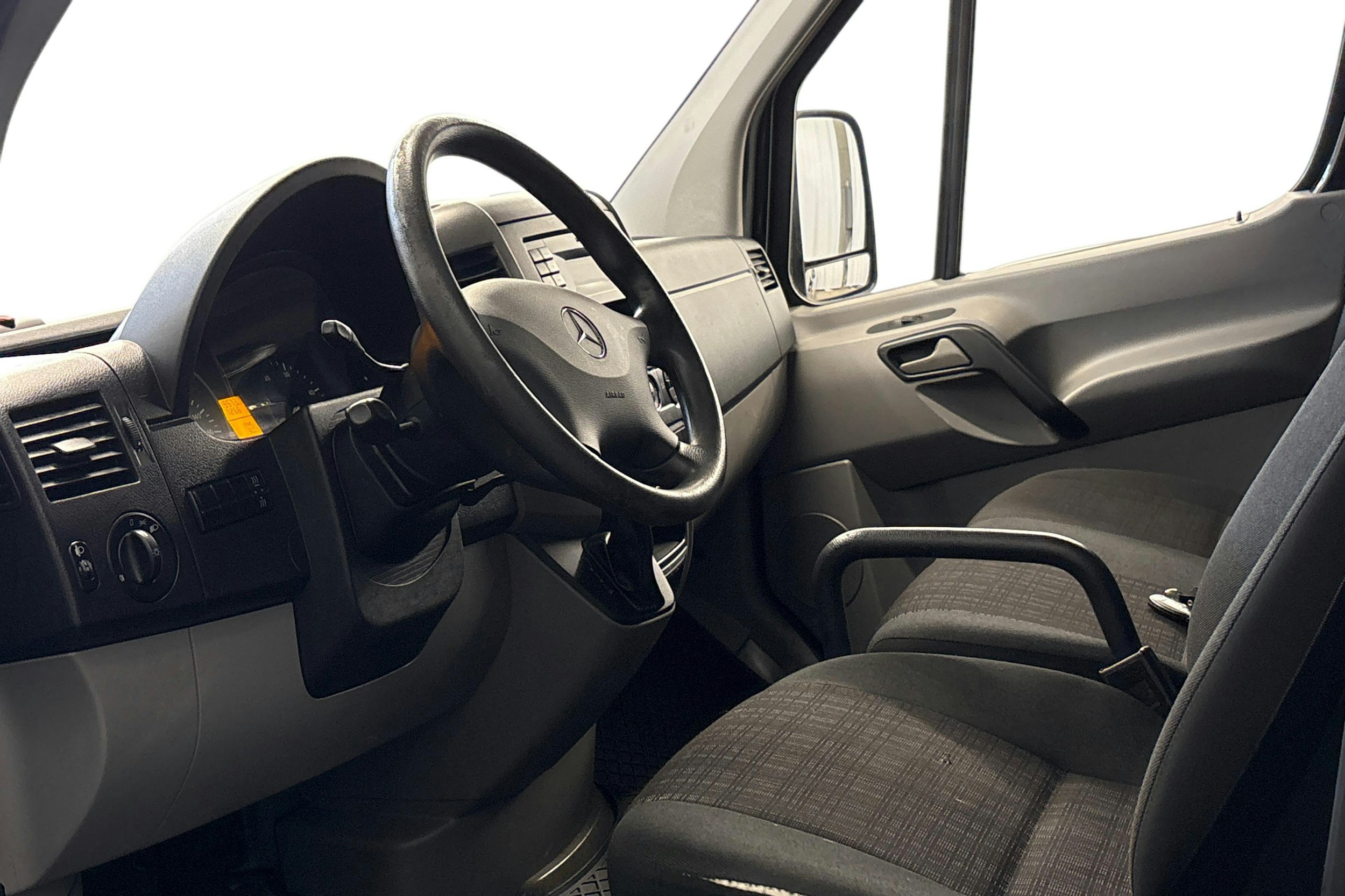 musta Mercedes-Benz Sprinter 2016 kuva 3.