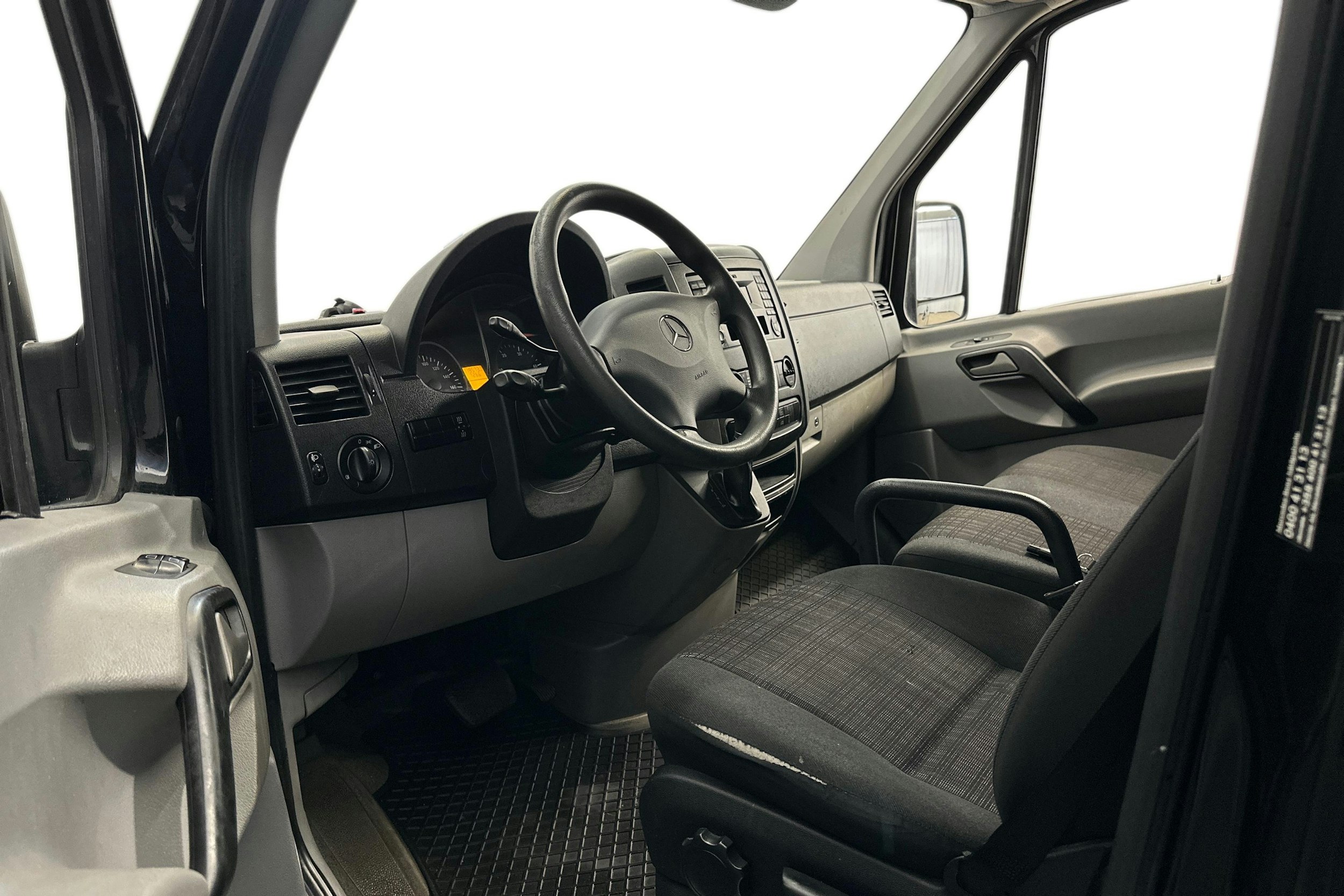 musta Mercedes-Benz Sprinter 2016 kuva 6.